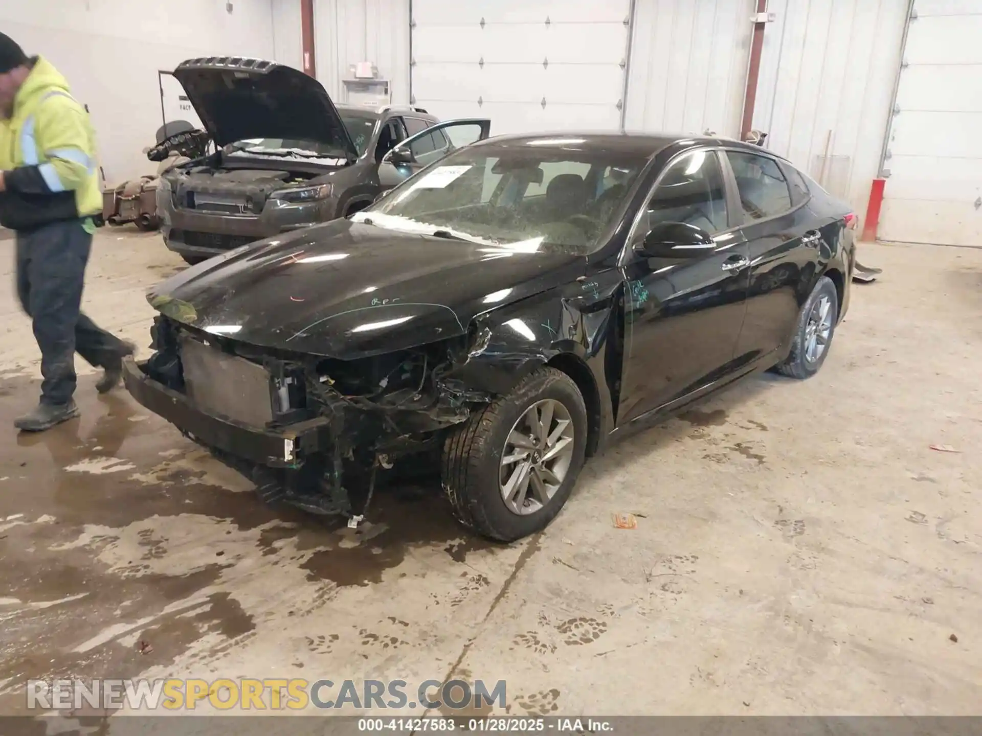 2 Фотография поврежденного автомобиля 5XXGT4L31KG376856 KIA OPTIMA 2019