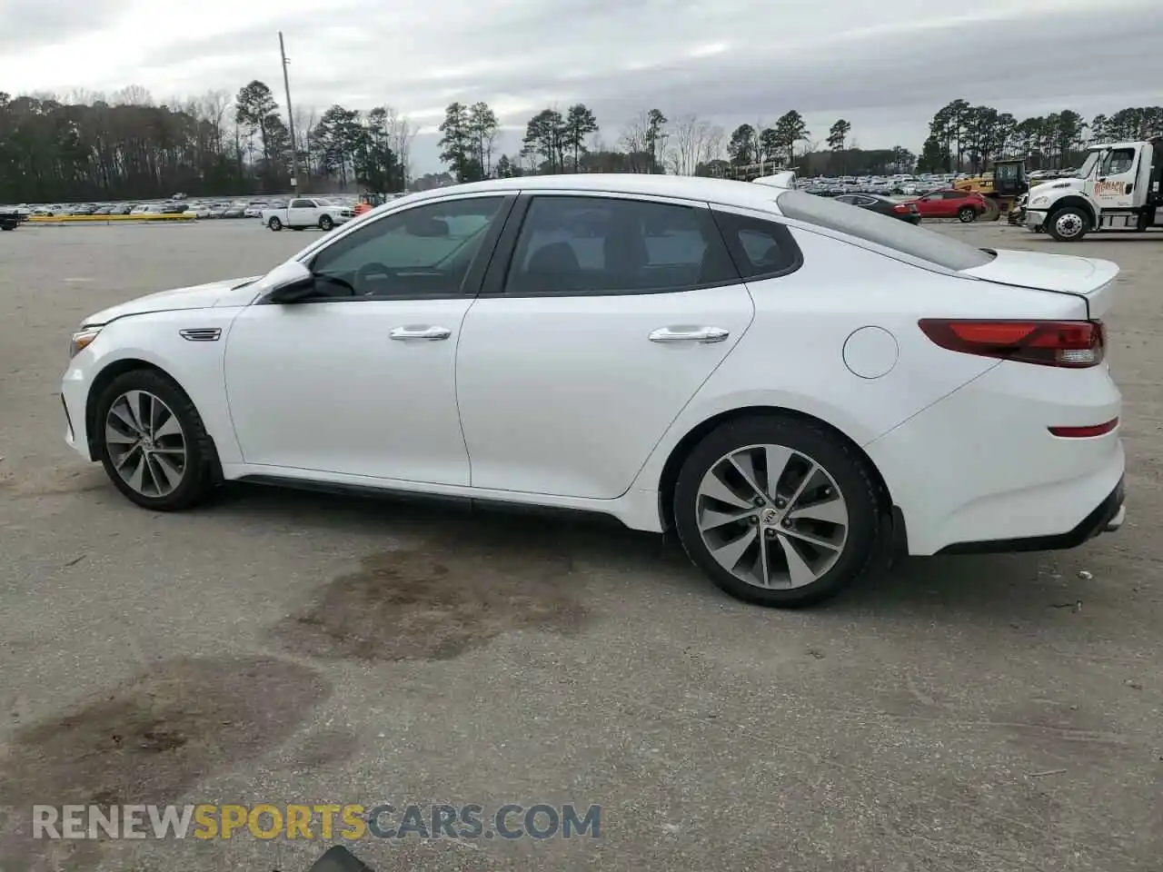 2 Photograph of a damaged car 5XXGT4L33KG286043 KIA OPTIMA 2019