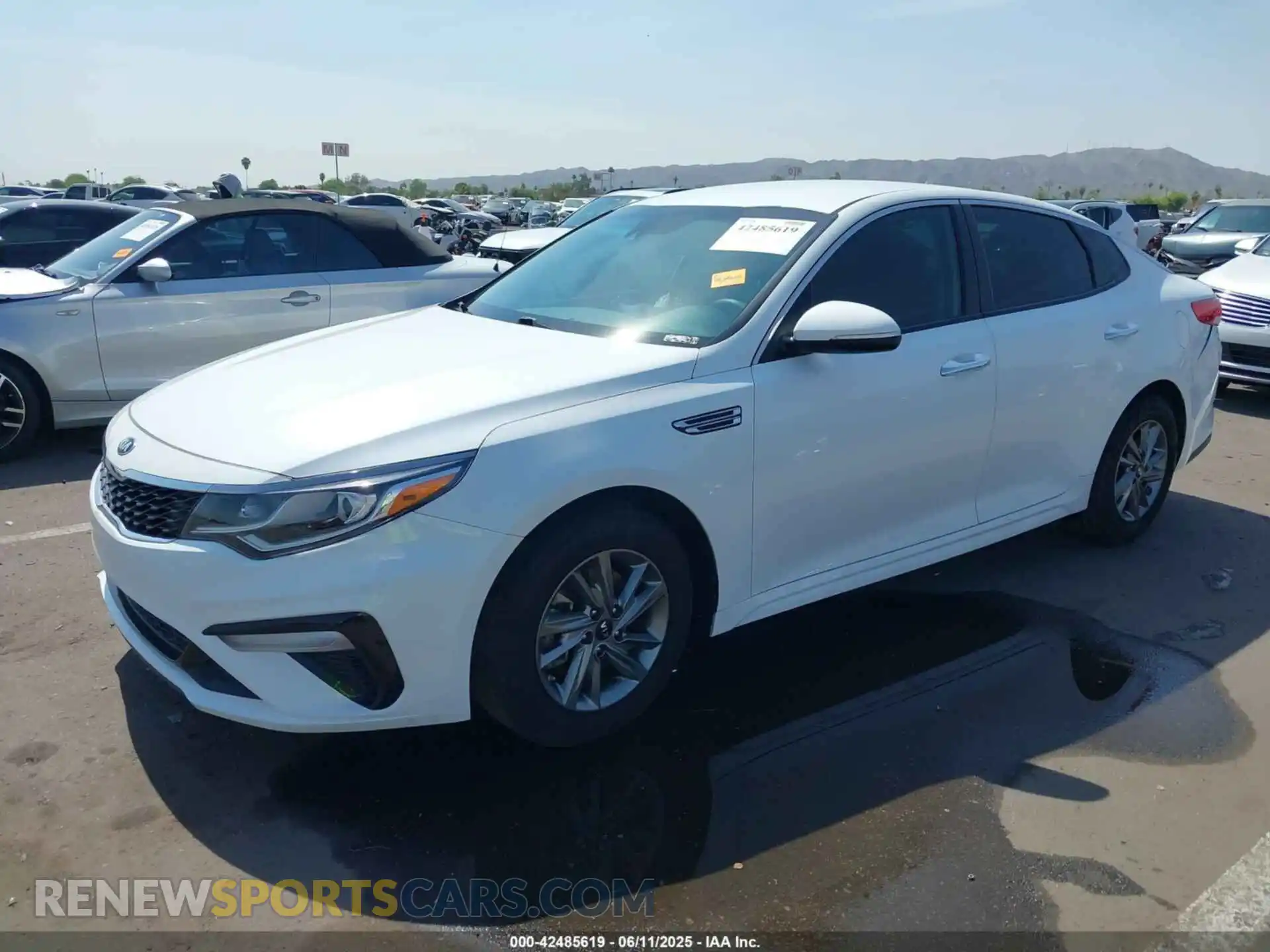 2 Photograph of a damaged car 5XXGT4L33KG320403 KIA OPTIMA 2019