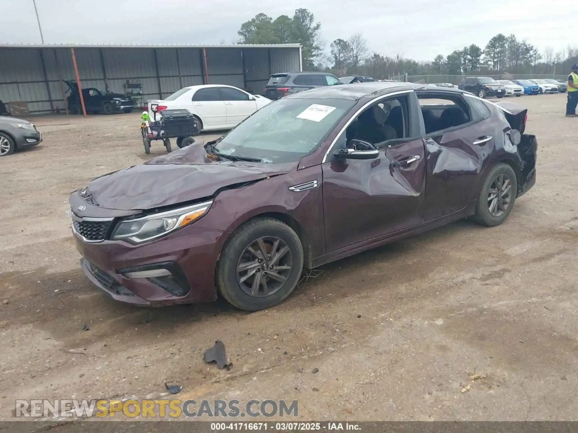 2 fotografías del automóvil dañado 5XXGT4L33KG346967 KIA OPTIMA 2019