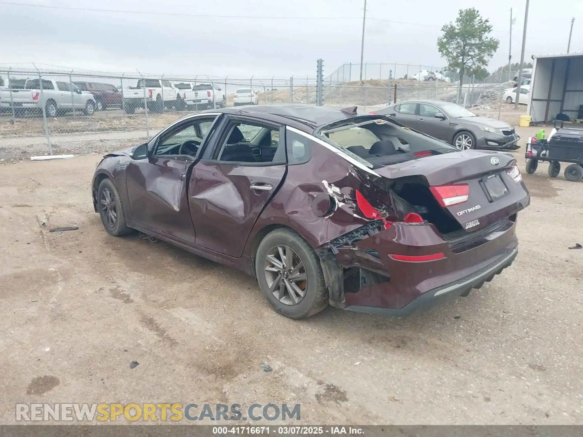 3 fotografías del automóvil dañado 5XXGT4L33KG346967 KIA OPTIMA 2019