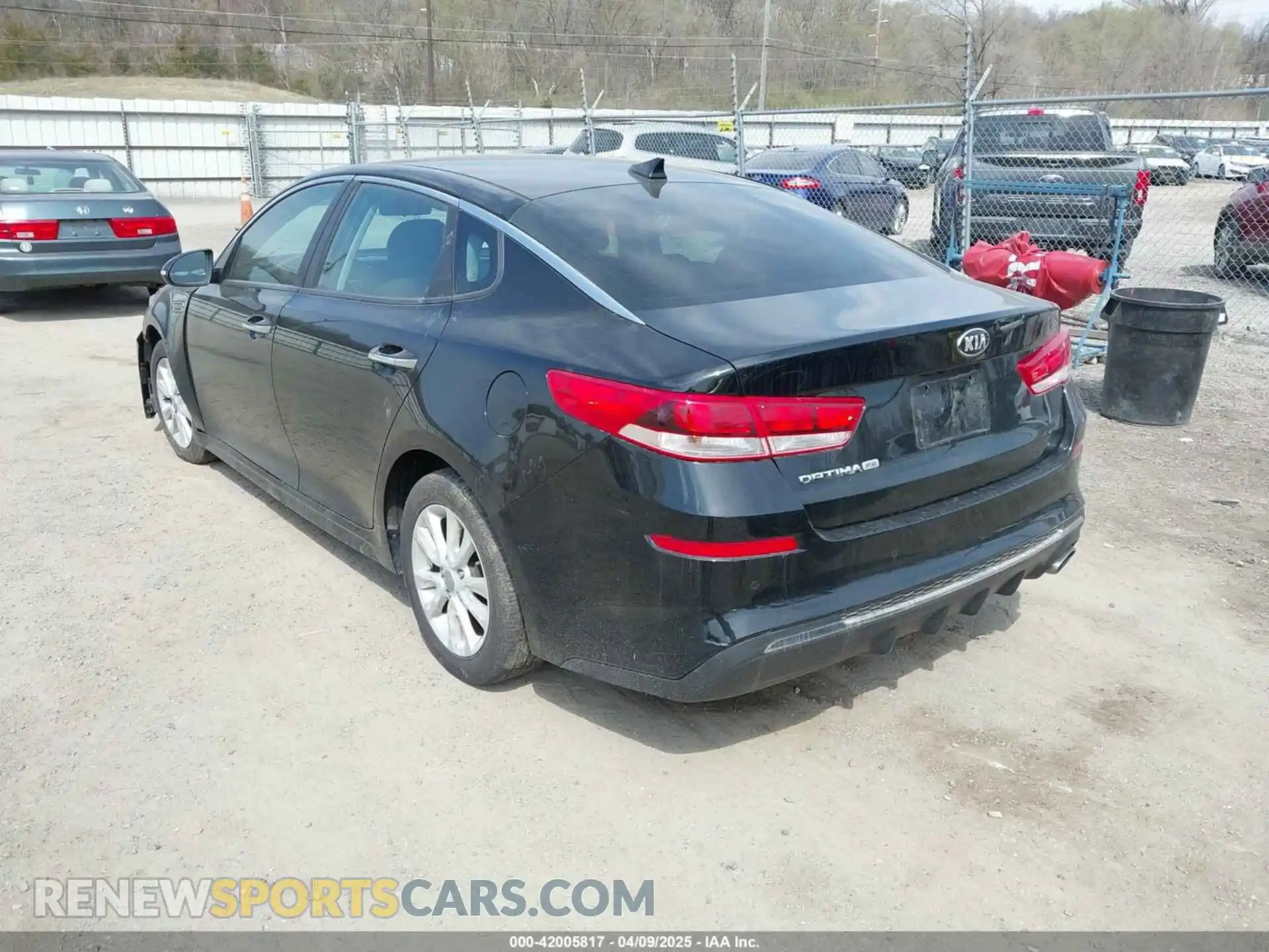 3 Photograph of a damaged car 5XXGT4L33KG373375 KIA OPTIMA 2019