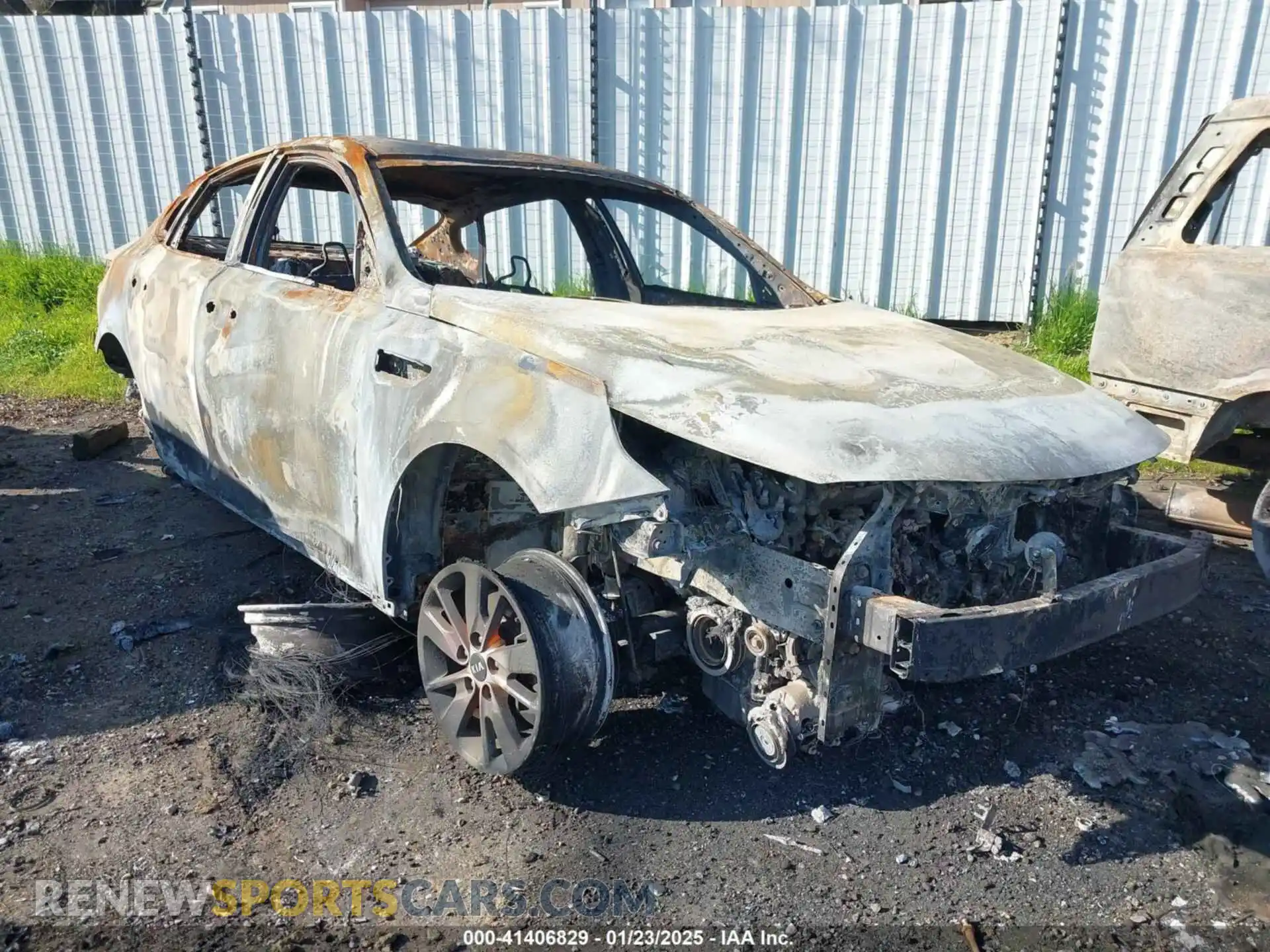 1 Photograph of a damaged car 5XXGT4L35KG281135 KIA OPTIMA 2019