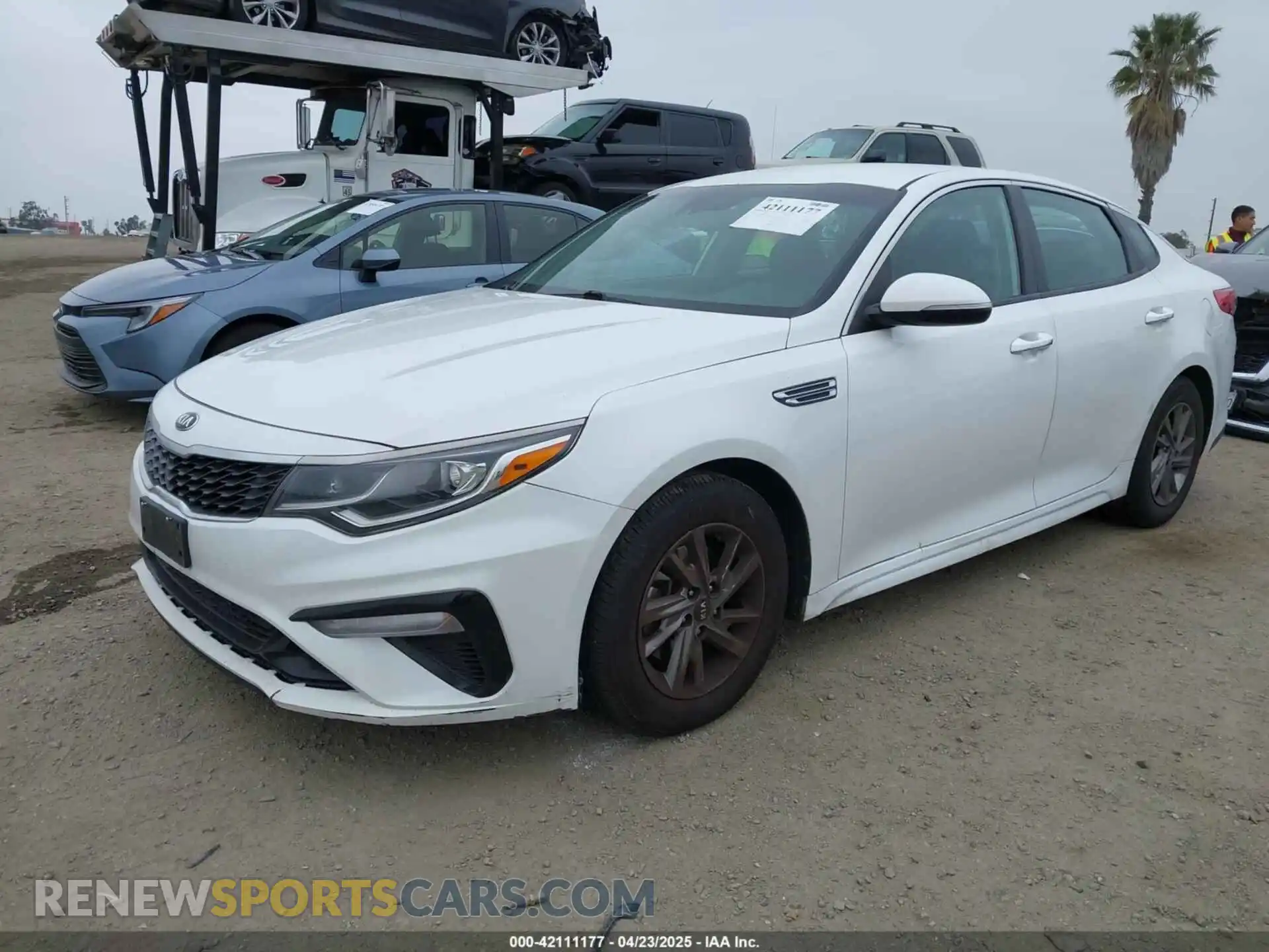 2 Photograph of a damaged car 5XXGT4L35KG324274 KIA OPTIMA 2019
