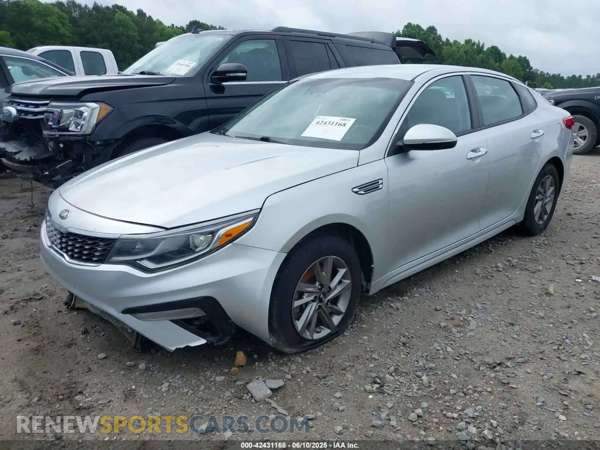 2 Photograph of a damaged car 5XXGT4L35KG330365 KIA OPTIMA 2019