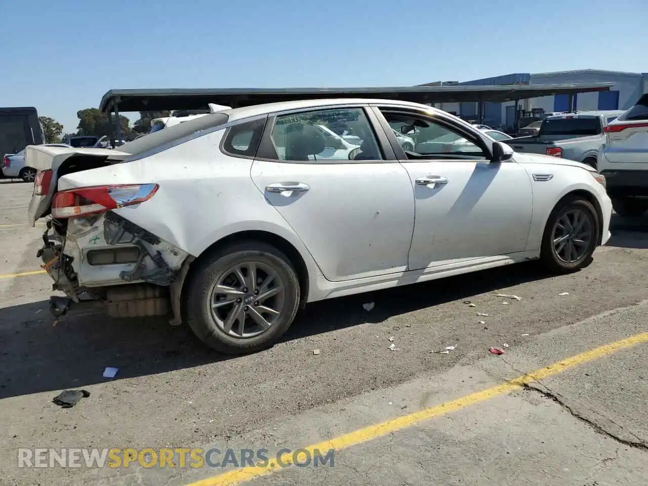 3 Photograph of a damaged car 5XXGT4L36KG329998 KIA OPTIMA 2019