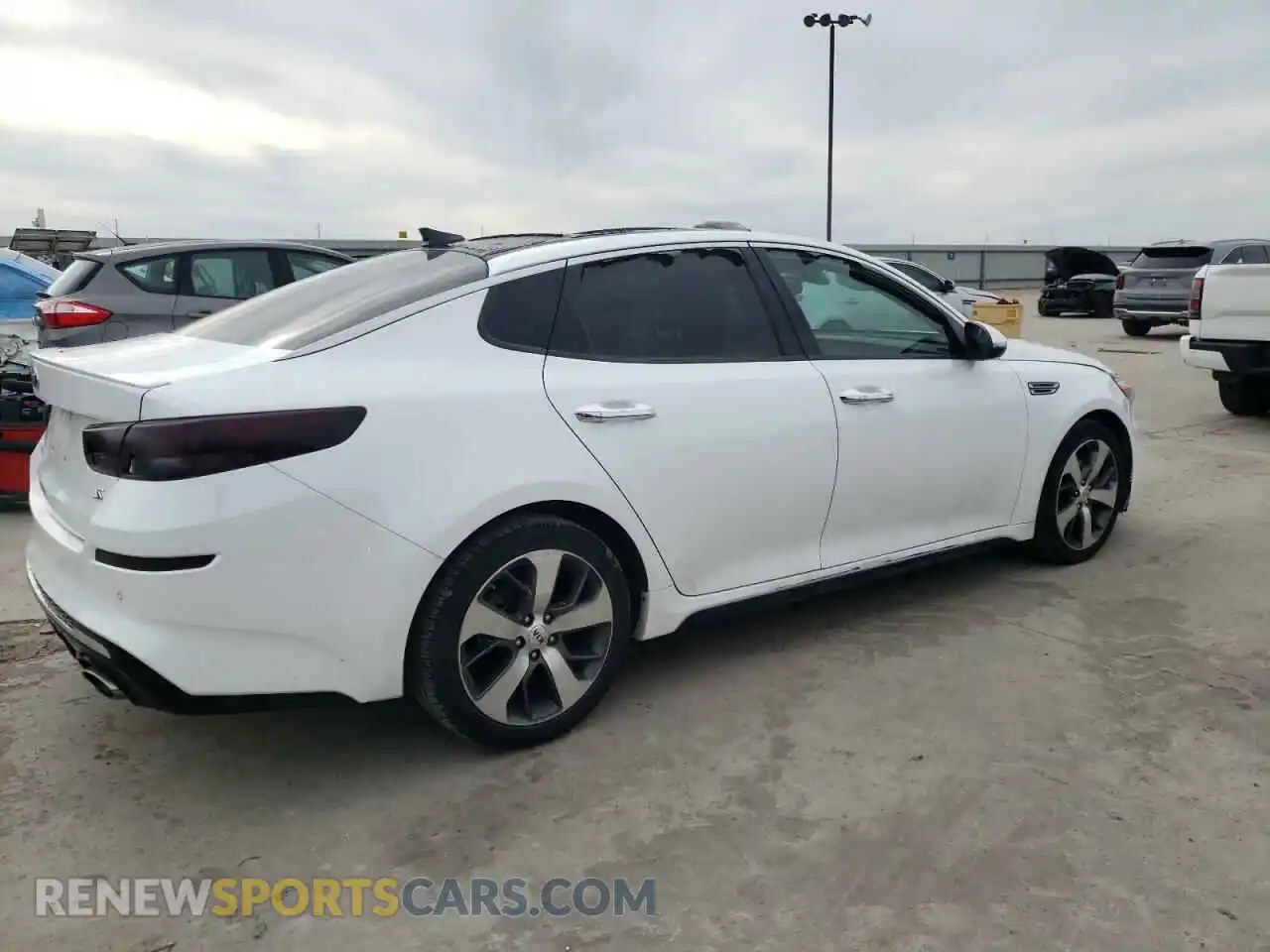 3 Photograph of a damaged car 5XXGT4L37KG280102 KIA OPTIMA 2019