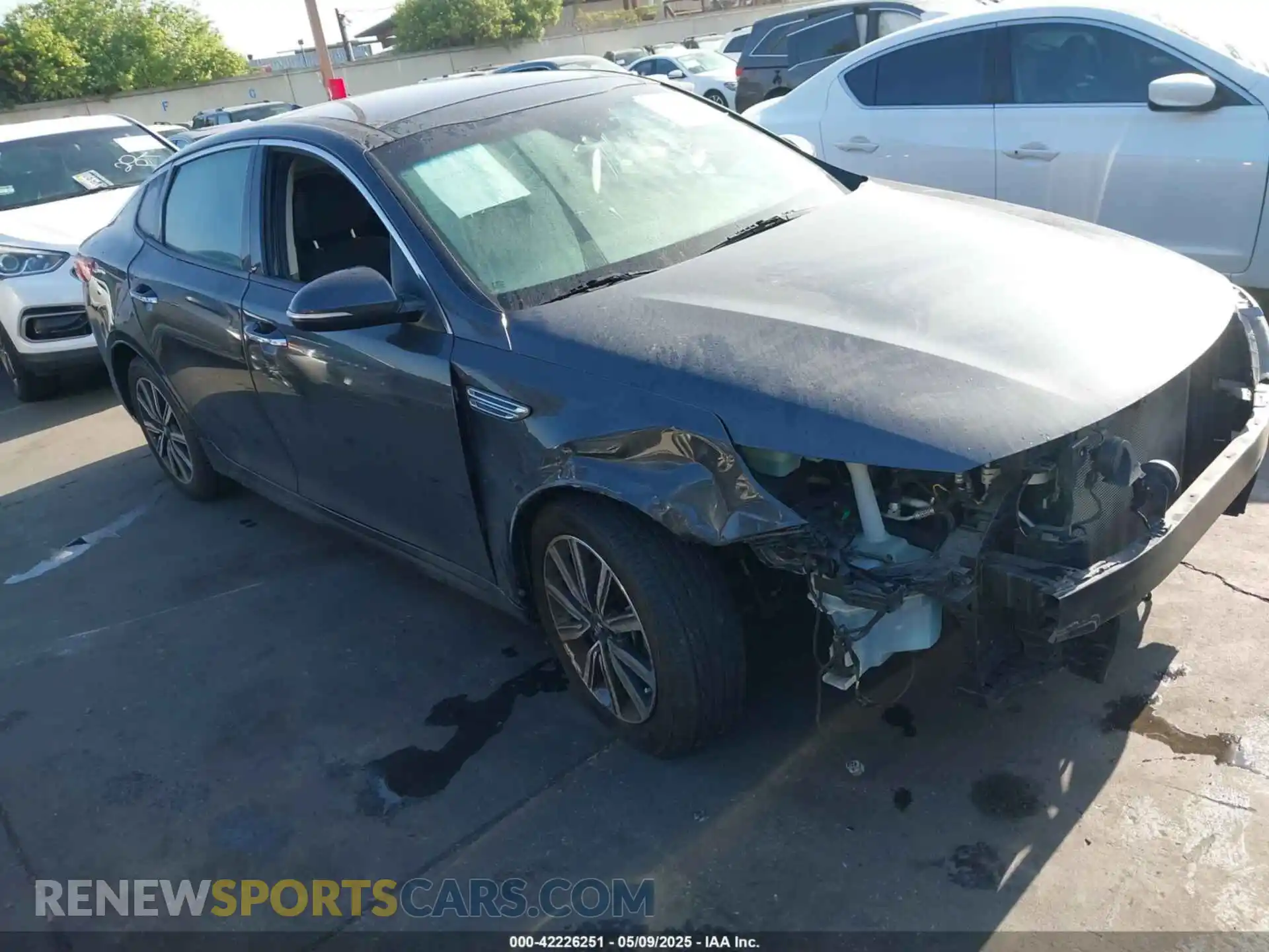 1 Photograph of a damaged car 5XXGT4L38KG319215 KIA OPTIMA 2019