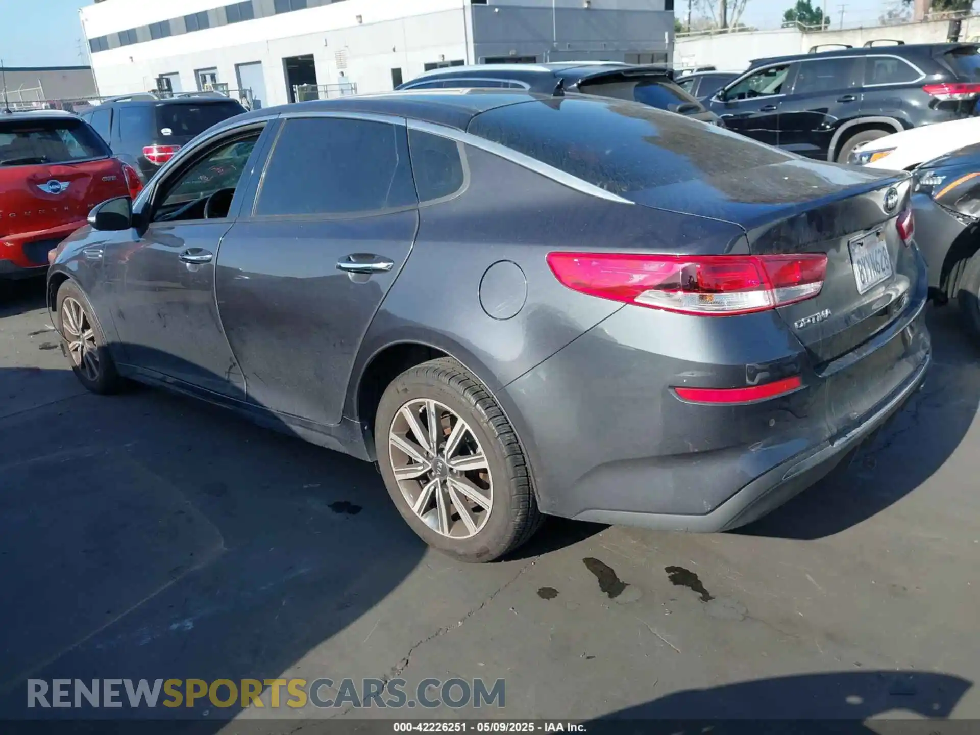 3 Photograph of a damaged car 5XXGT4L38KG319215 KIA OPTIMA 2019