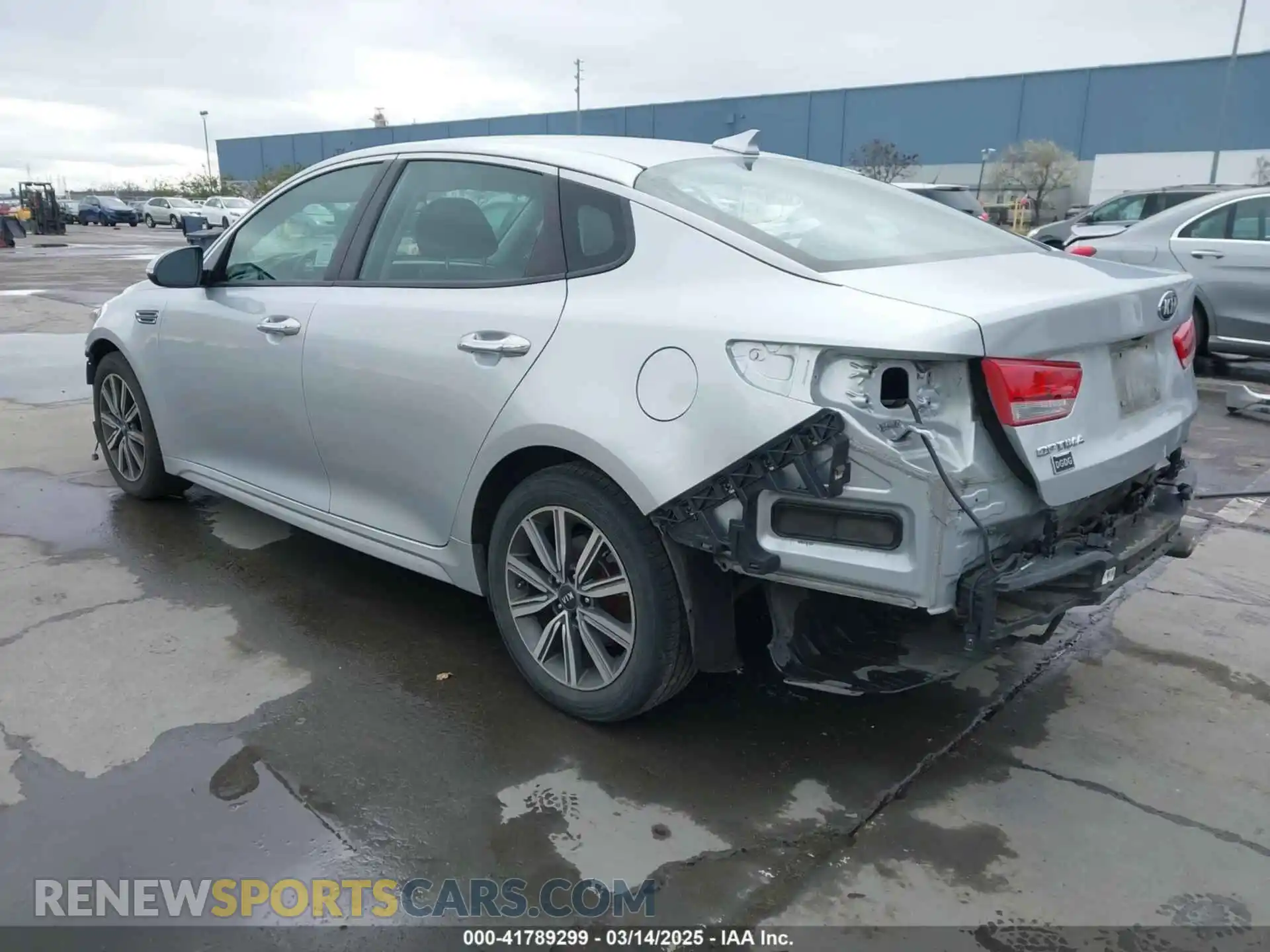 3 Photograph of a damaged car 5XXGT4L39KG368570 KIA OPTIMA 2019