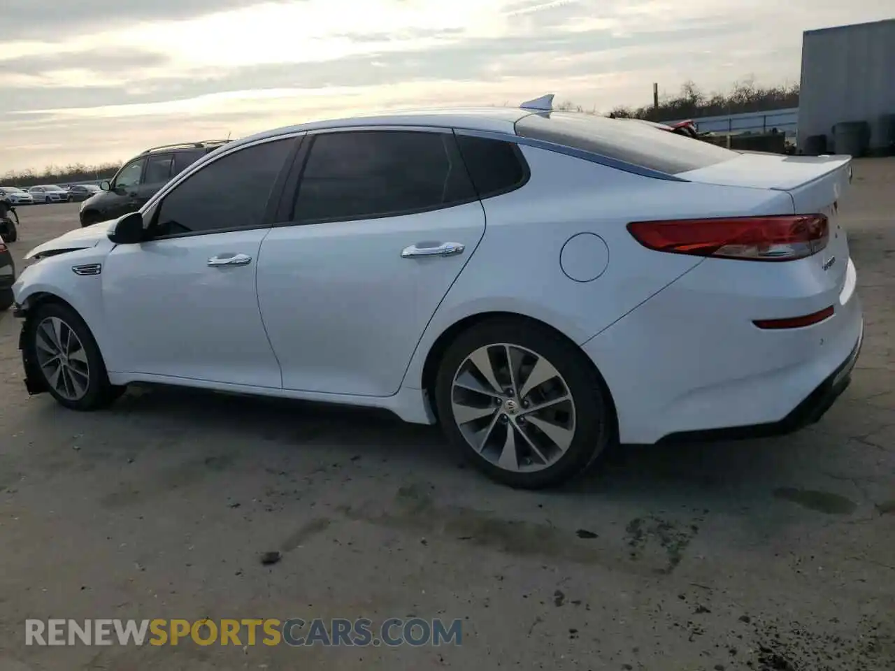 2 fotografías del automóvil dañado 5XXGT4L3XKG290817 KIA OPTIMA 2019