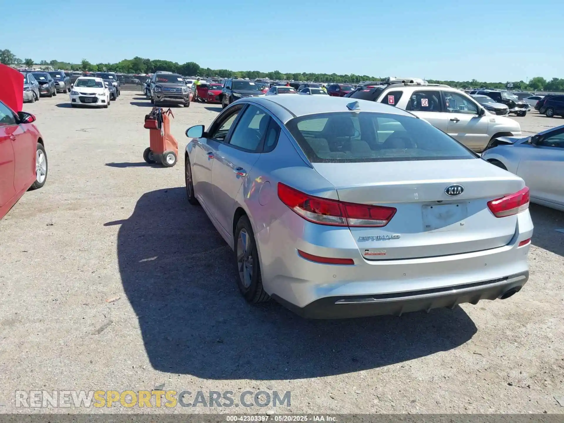 3 Photograph of a damaged car 5XXGT4L3XKG294060 KIA OPTIMA 2019