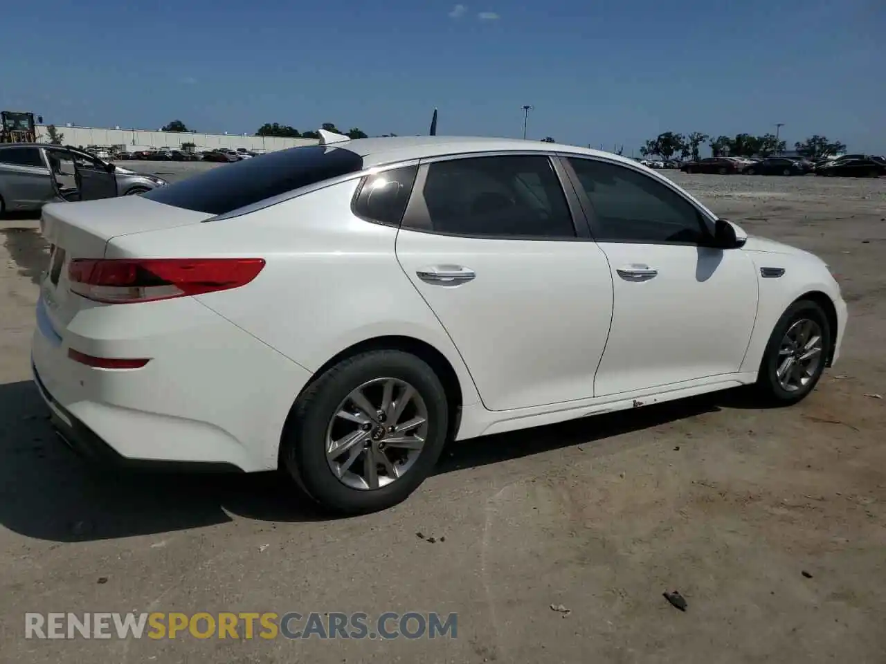 3 Photograph of a damaged car 5XXGT4L3XKG294706 KIA OPTIMA 2019