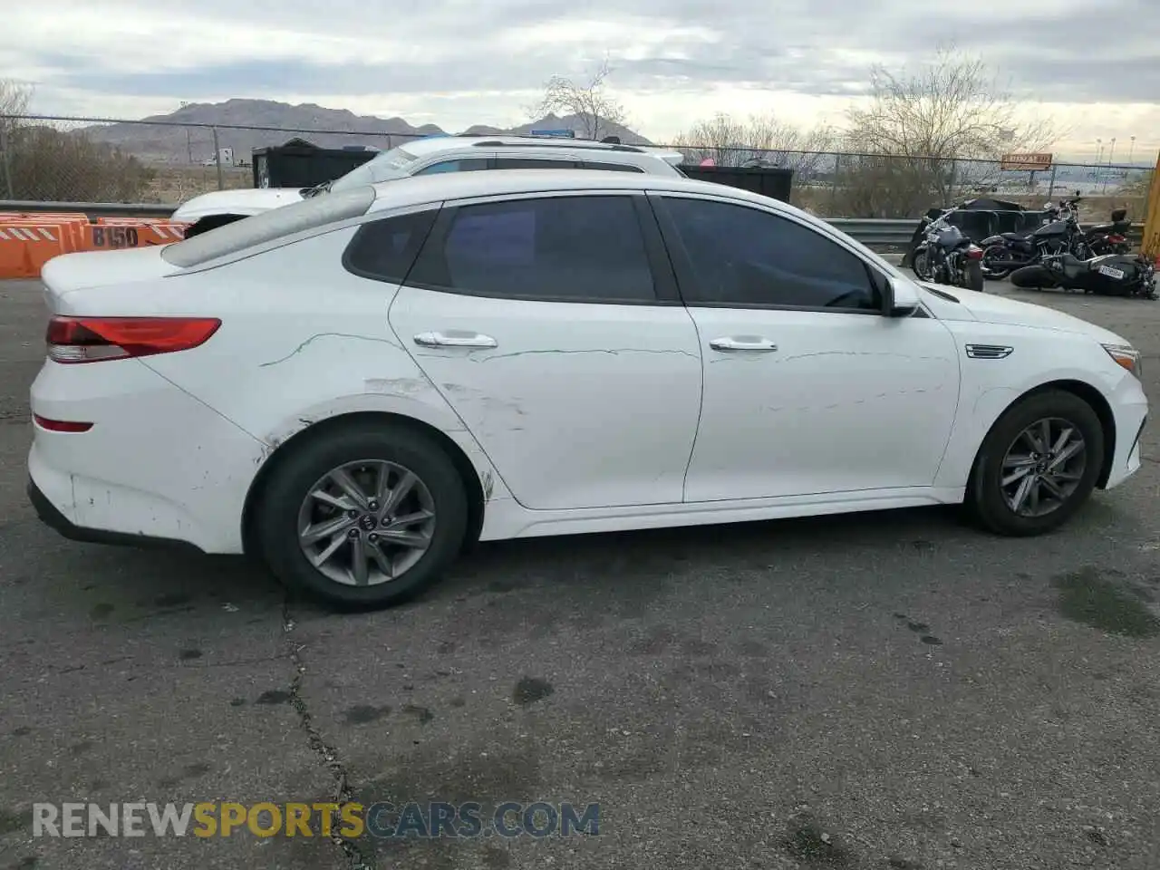 3 fotografías del automóvil dañado 5XXGT4L3XKG319927 KIA OPTIMA 2019