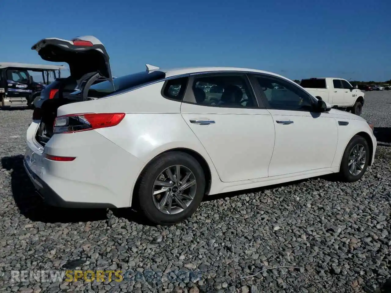 3 Photograph of a damaged car 5XXGT4L3XKG345072 KIA OPTIMA 2019