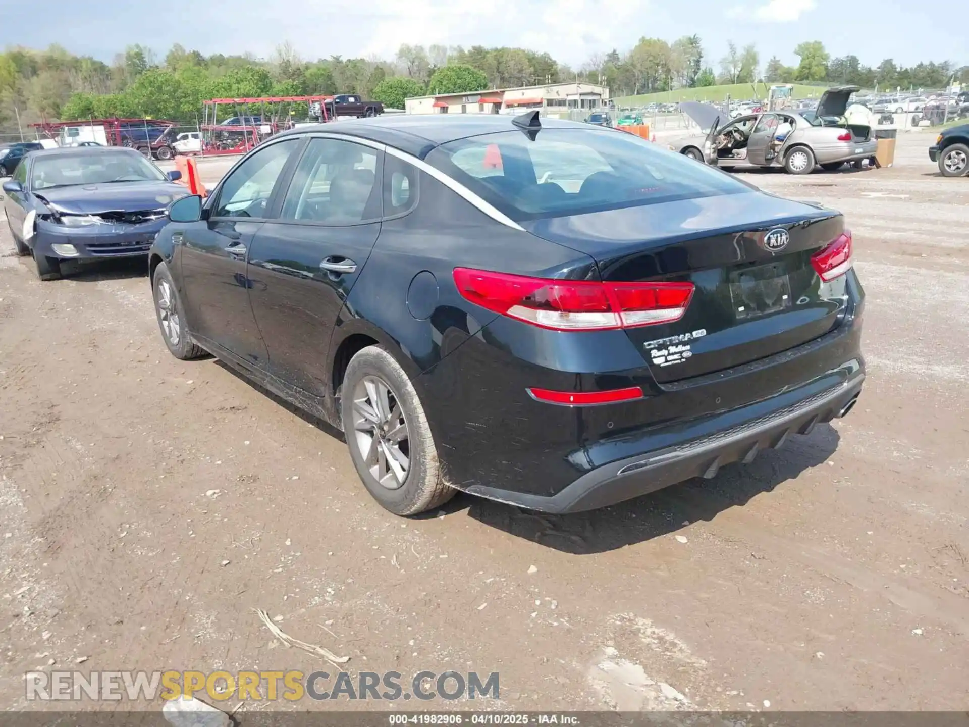 3 Photograph of a damaged car 5XXGT4L3XKG349221 KIA OPTIMA 2019