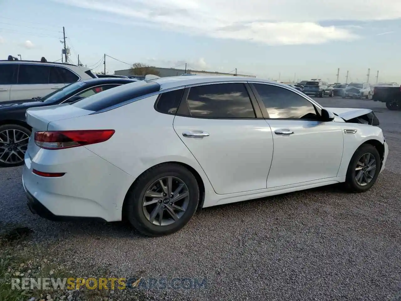 2 Photograph of a damaged car 5XXGT4L3XKG357352 KIA OPTIMA 2019