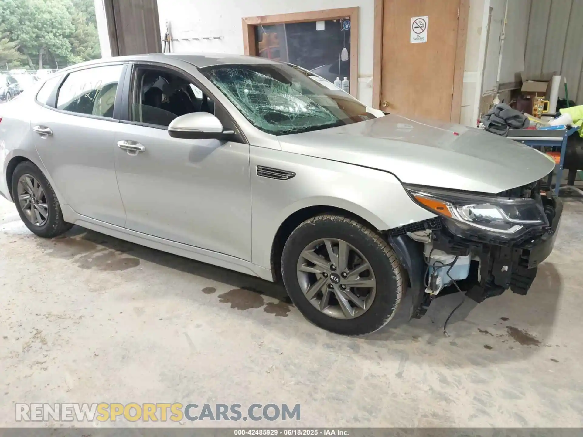 1 Photograph of a damaged car 5XXGT4L3XKG358341 KIA OPTIMA 2019