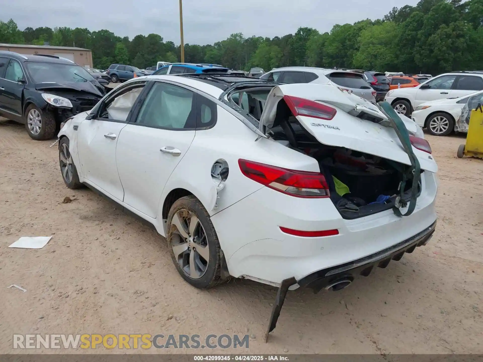 3 Photograph of a damaged car 5XXGT4L3XKG366276 KIA OPTIMA 2019