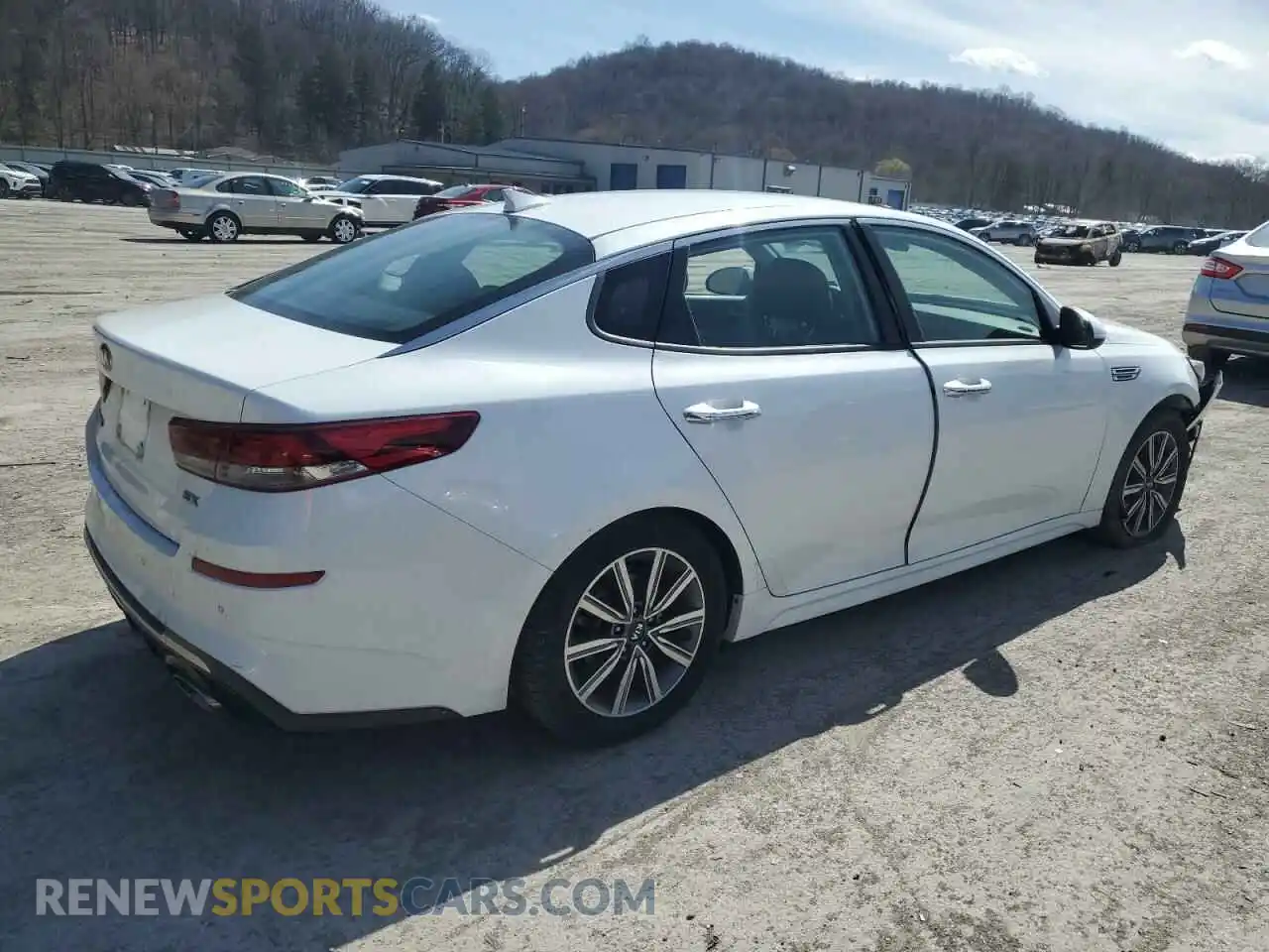 3 Photograph of a damaged car 5XXGU4L14KG328179 KIA OPTIMA 2019