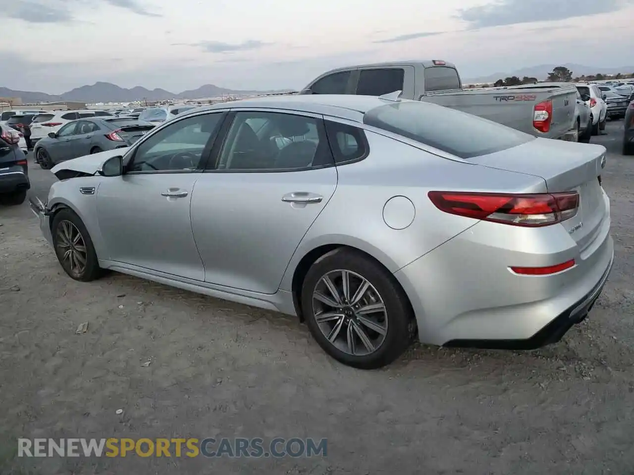 2 fotografías del automóvil dañado 5XXGU4L19KG368113 KIA OPTIMA 2019