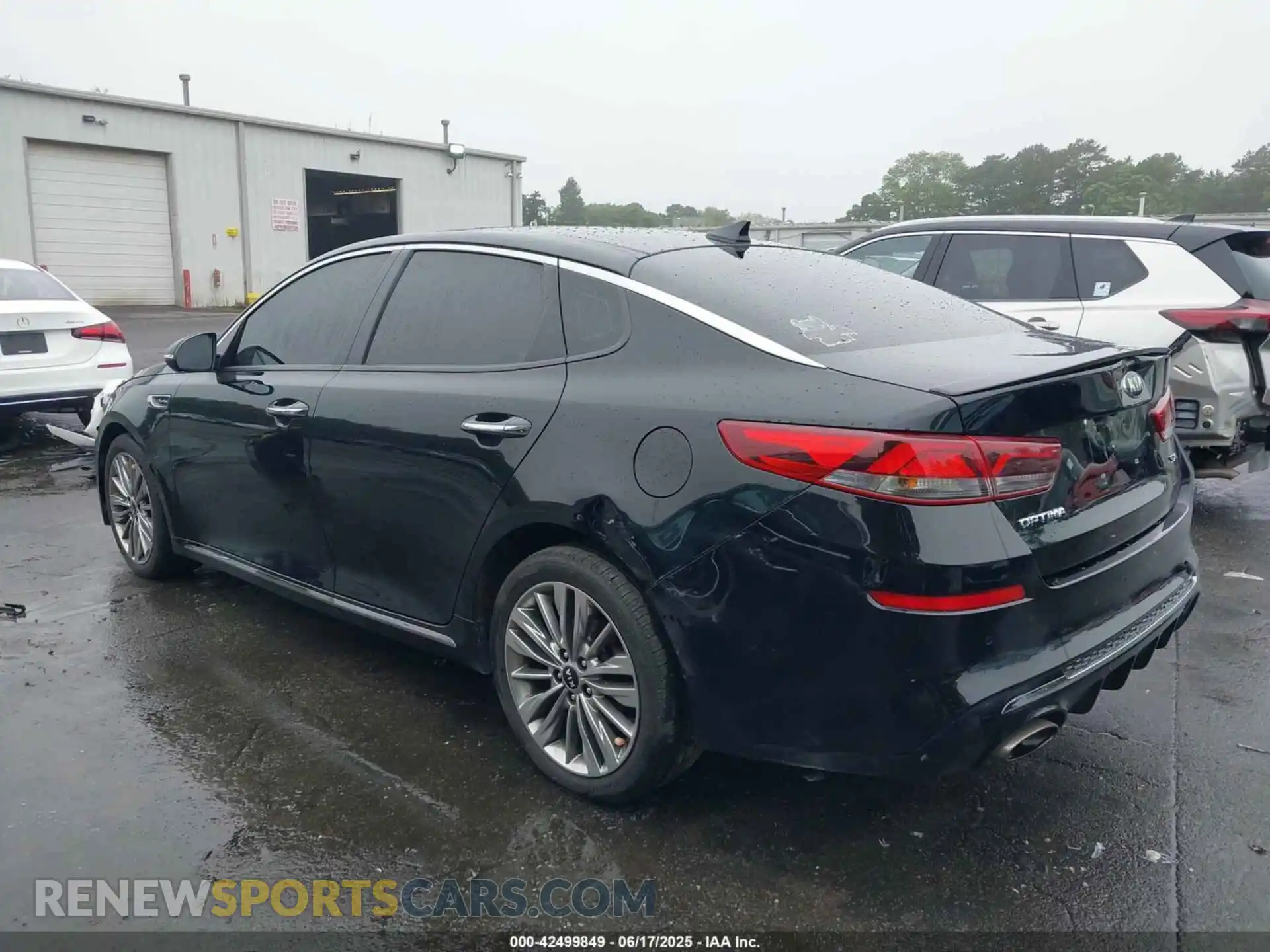 3 Photograph of a damaged car 5XXGV4L28KG306871 KIA OPTIMA 2019