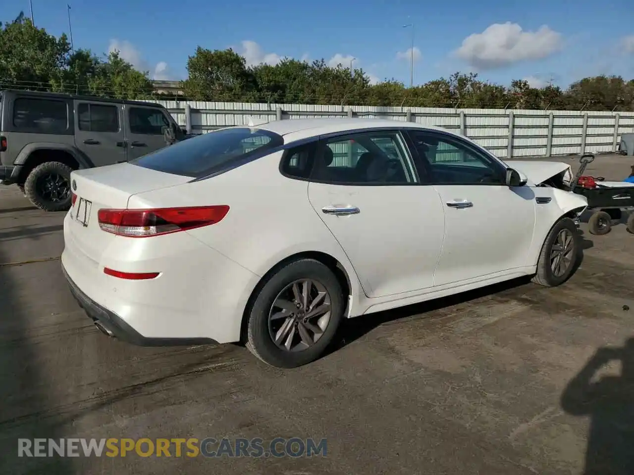 3 Photograph of a damaged car 5XXGT4L31LG393870 KIA OPTIMA 2020