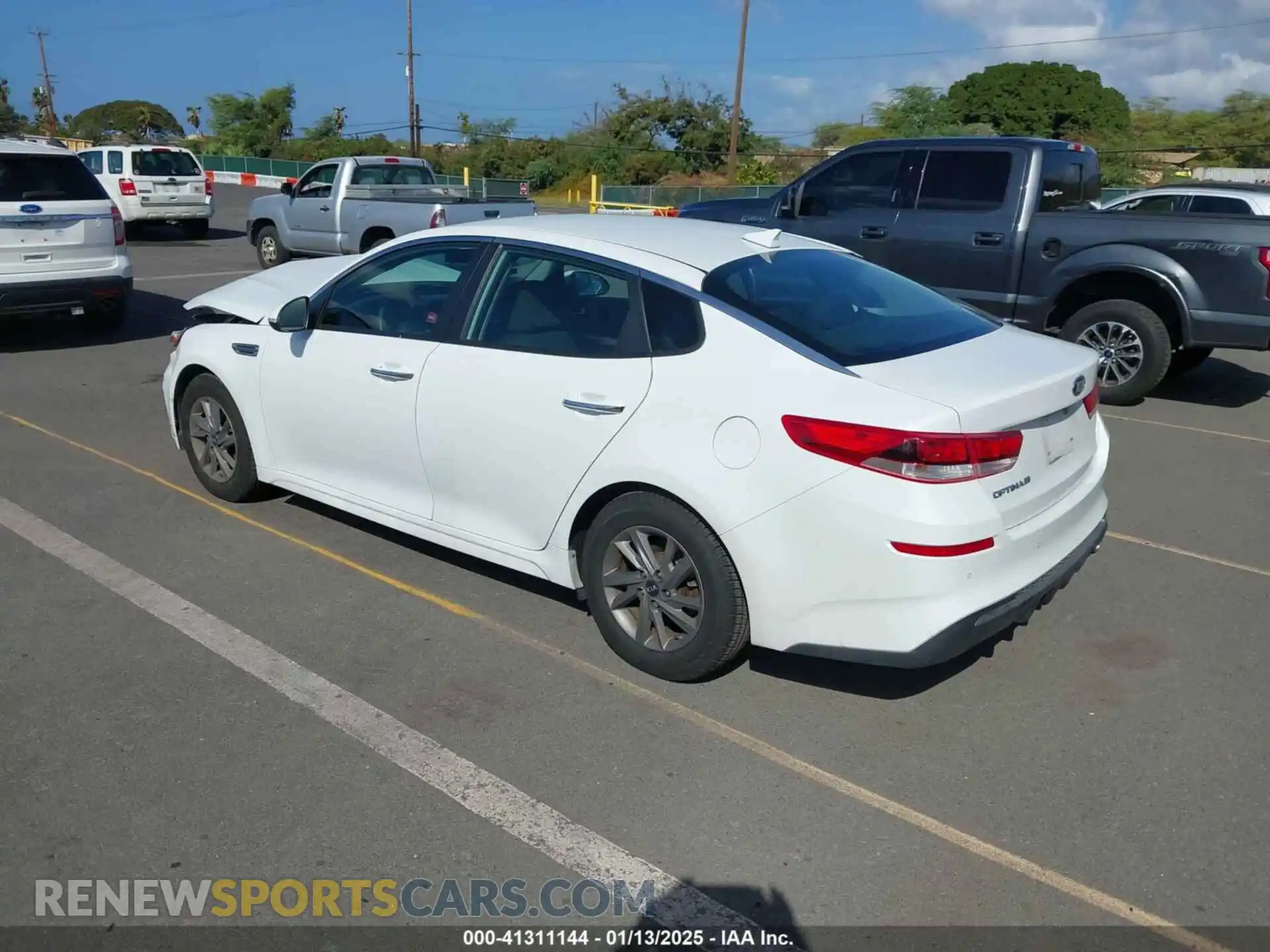 3 Photograph of a damaged car 5XXGT4L32LG419764 KIA OPTIMA 2020