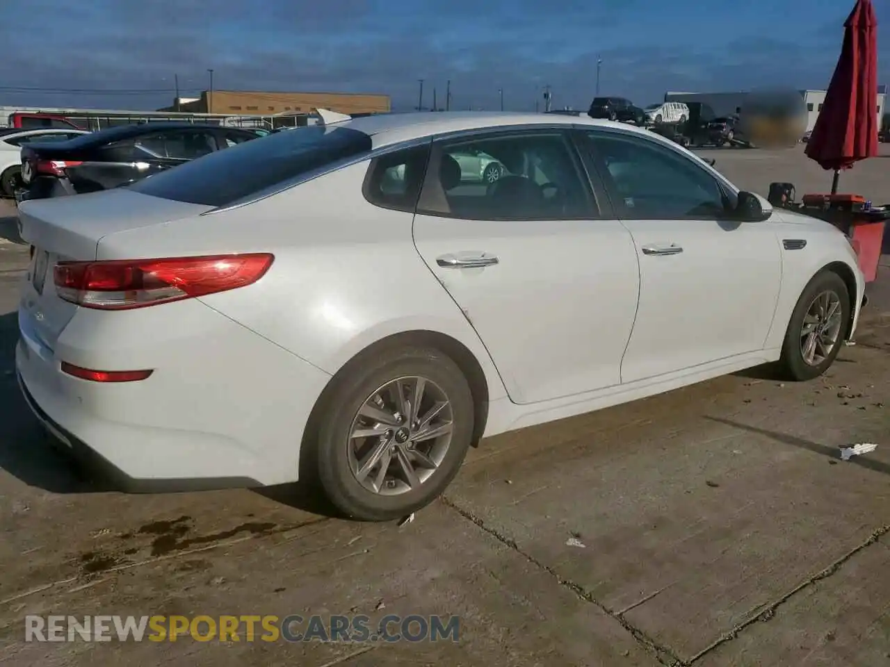 3 Photograph of a damaged car 5XXGT4L32LG437388 KIA OPTIMA 2020
