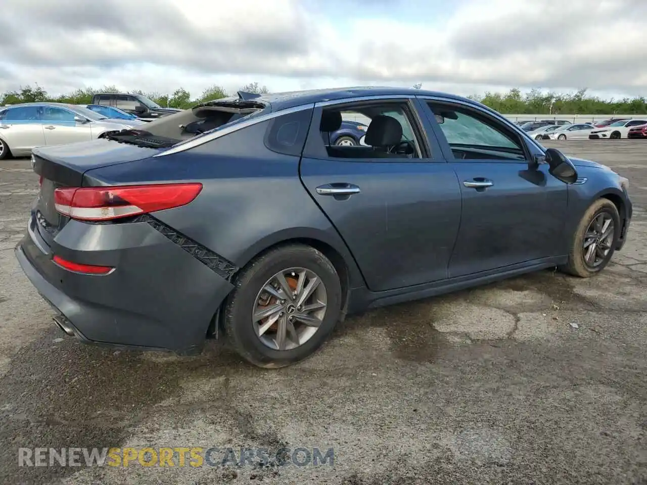 3 Photograph of a damaged car 5XXGT4L33LG390761 KIA OPTIMA 2020