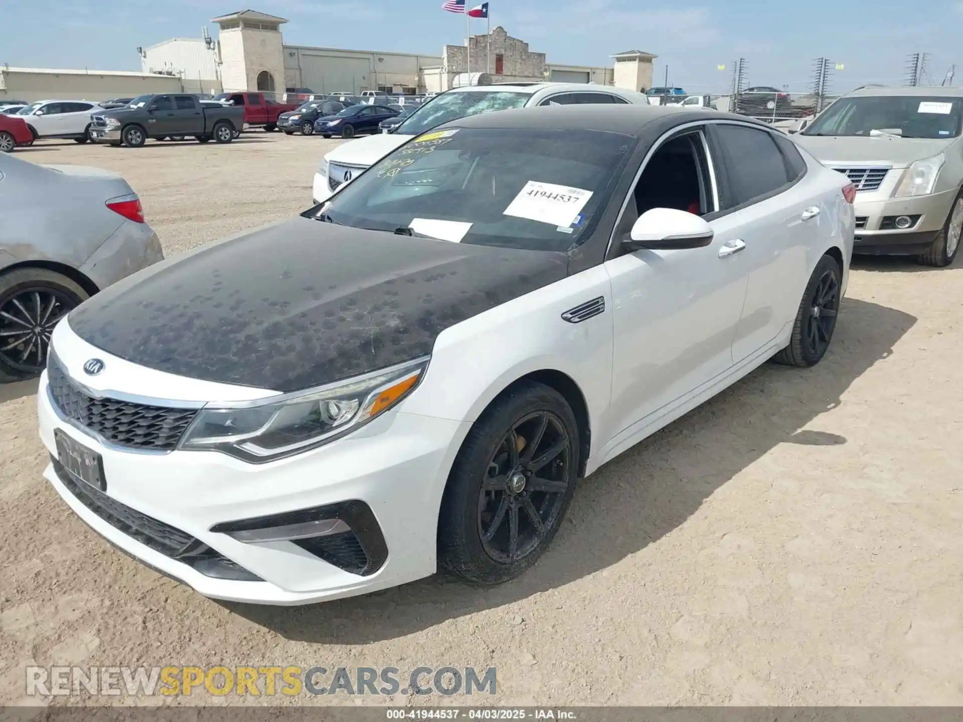 2 Photograph of a damaged car 5XXGT4L34LG382913 KIA OPTIMA 2020