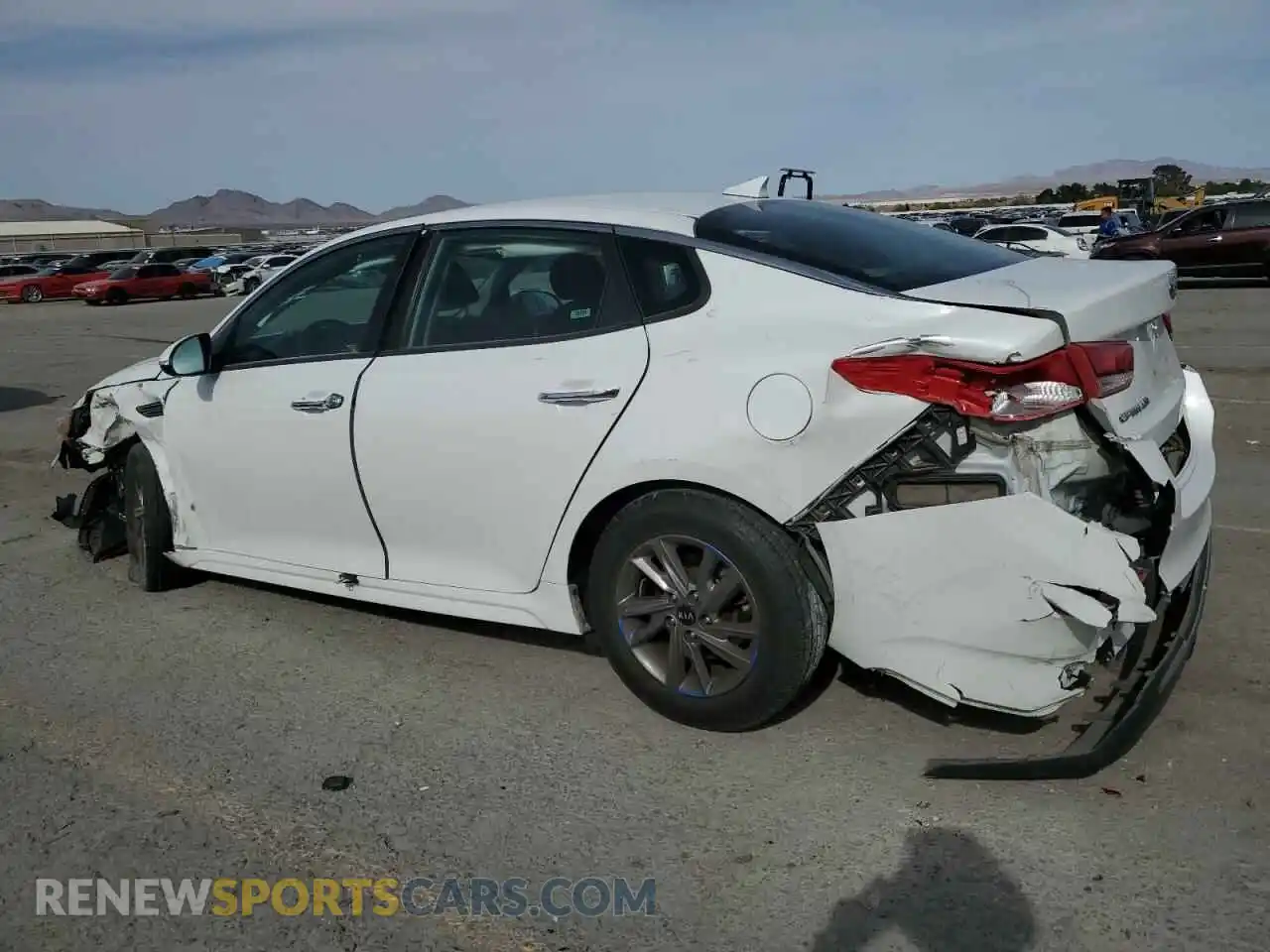 2 fotografías del automóvil dañado 5XXGT4L34LG416588 KIA OPTIMA 2020