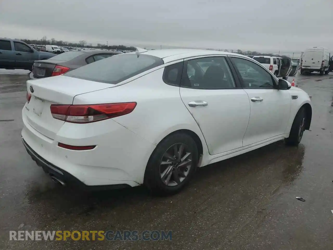 3 Photograph of a damaged car 5XXGT4L35LG390325 KIA OPTIMA 2020