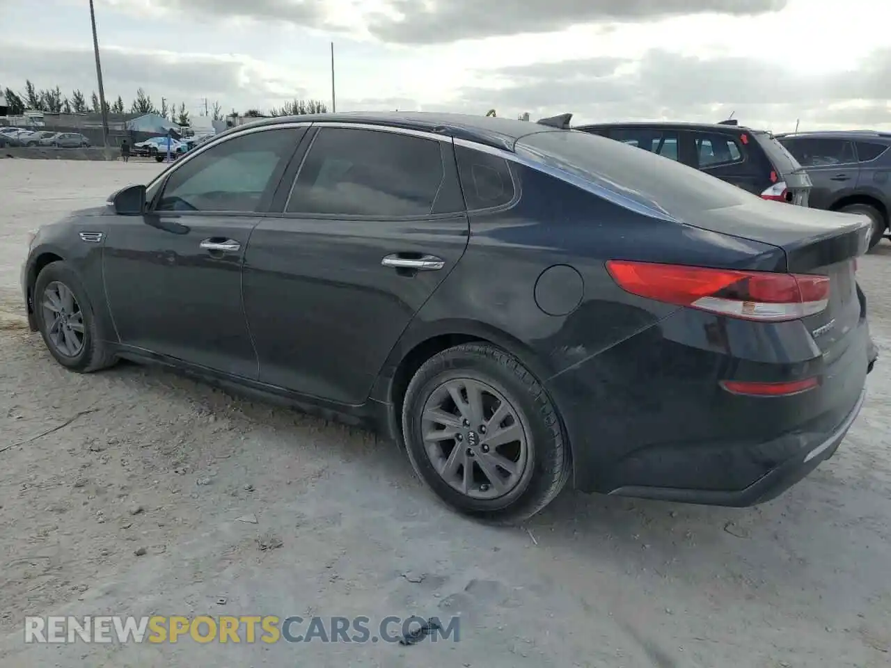 2 Photograph of a damaged car 5XXGT4L35LG436185 KIA OPTIMA 2020
