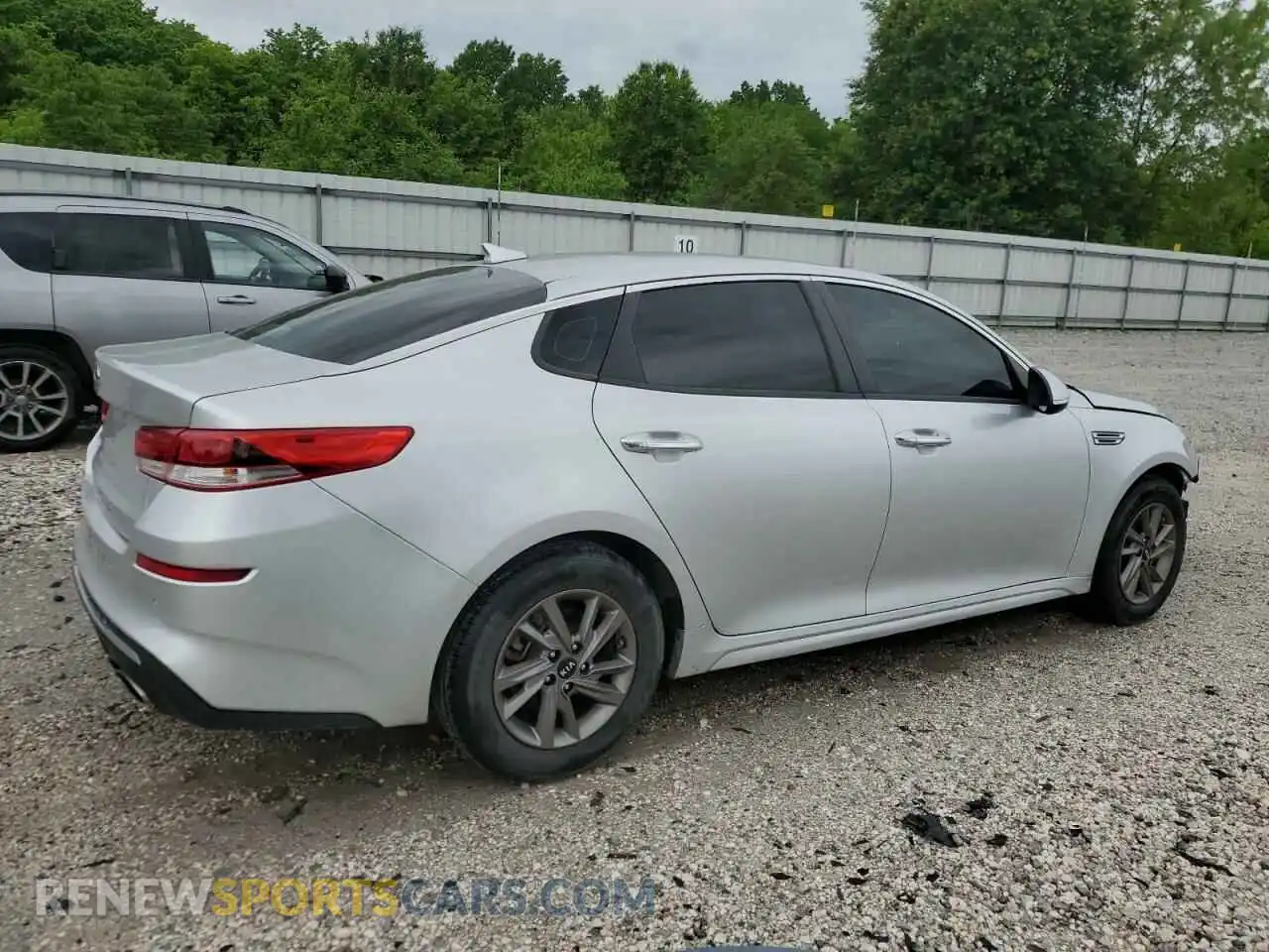 3 Photograph of a damaged car 5XXGT4L36LG388664 KIA OPTIMA 2020