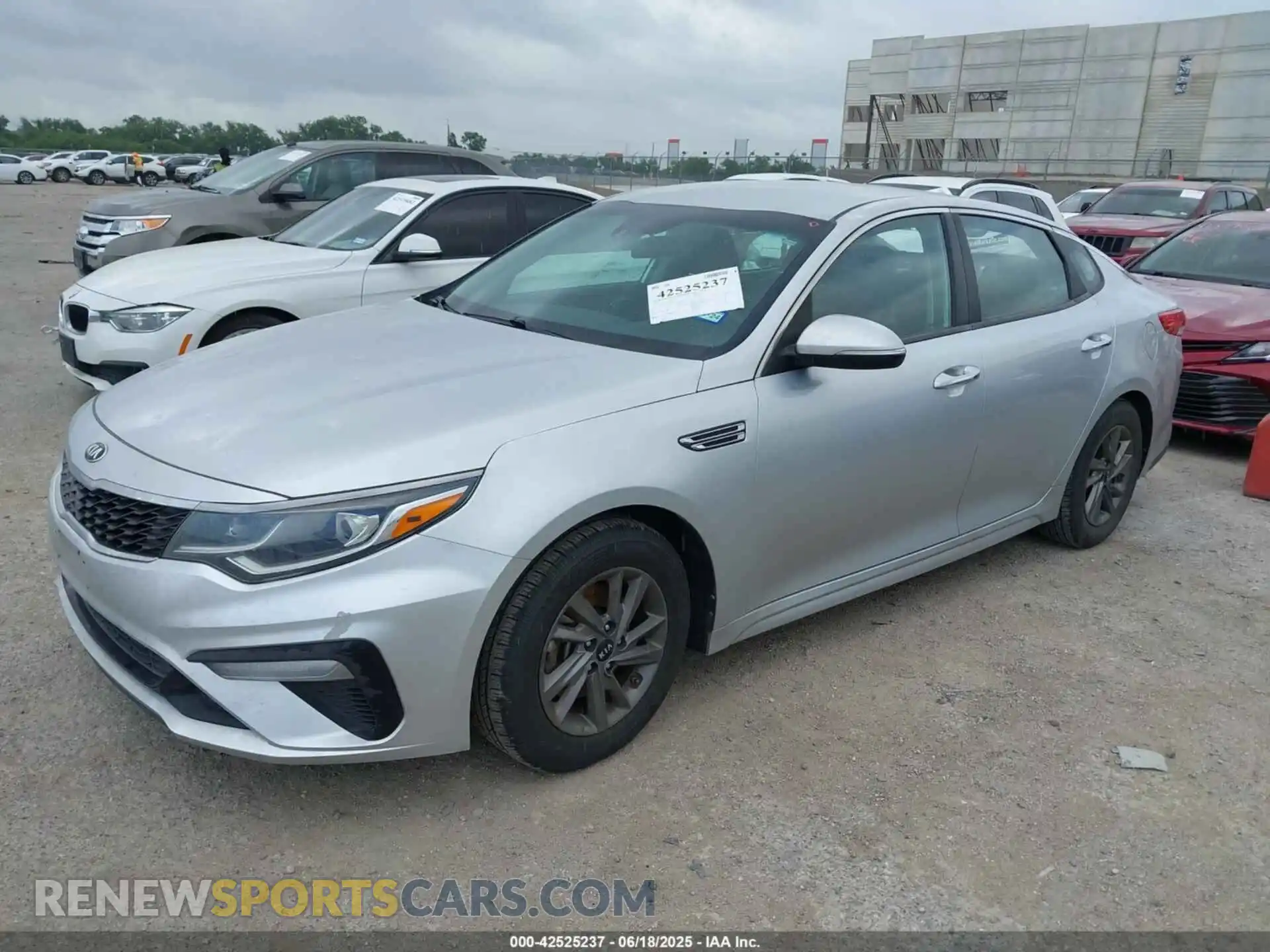 2 fotografías del automóvil dañado 5XXGT4L36LG389815 KIA OPTIMA 2020