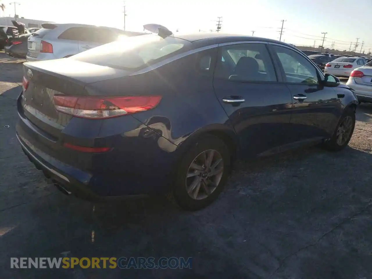 3 Photograph of a damaged car 5XXGT4L37LG405200 KIA OPTIMA 2020