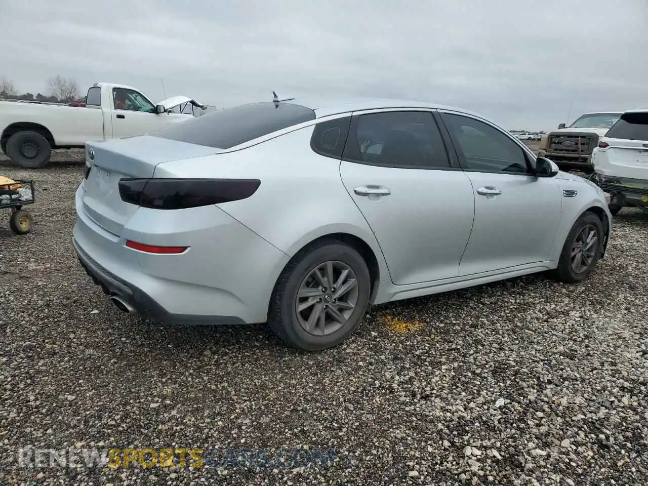 3 Photograph of a damaged car 5XXGT4L37LG435457 KIA OPTIMA 2020