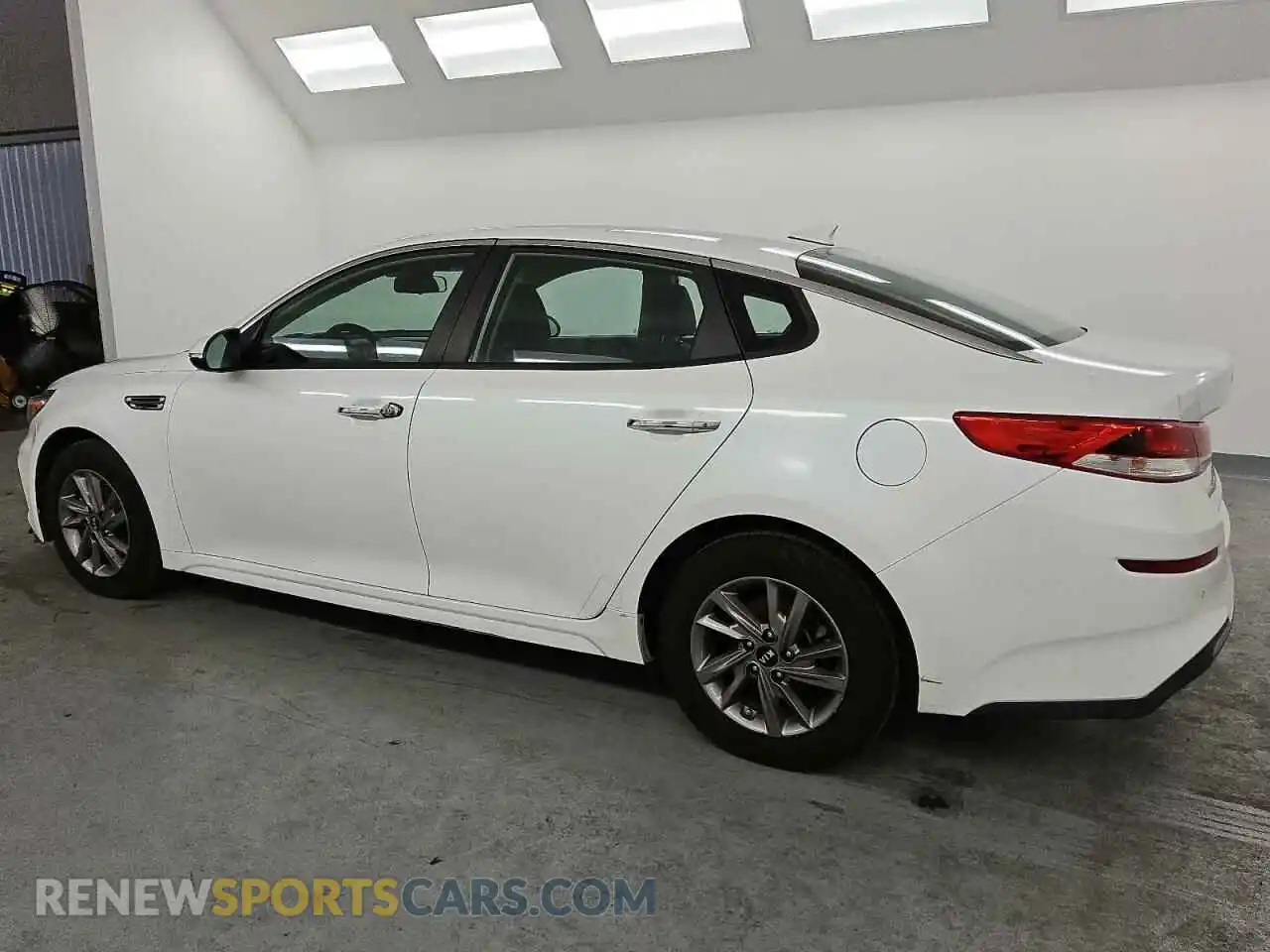 2 Photograph of a damaged car 5XXGT4L39LG392966 KIA OPTIMA 2020