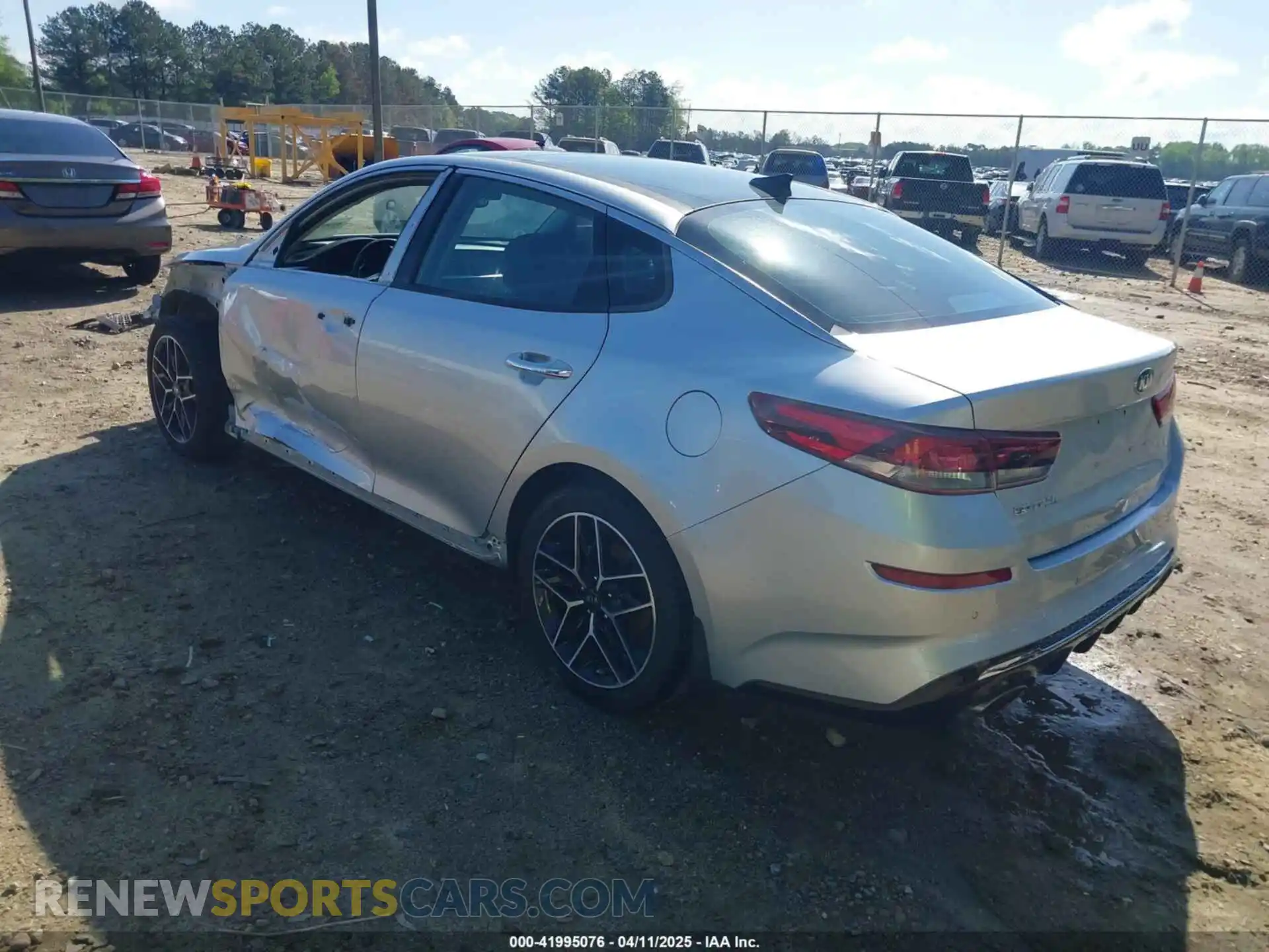 3 Photograph of a damaged car 5XXGT4L39LG435413 KIA OPTIMA 2020