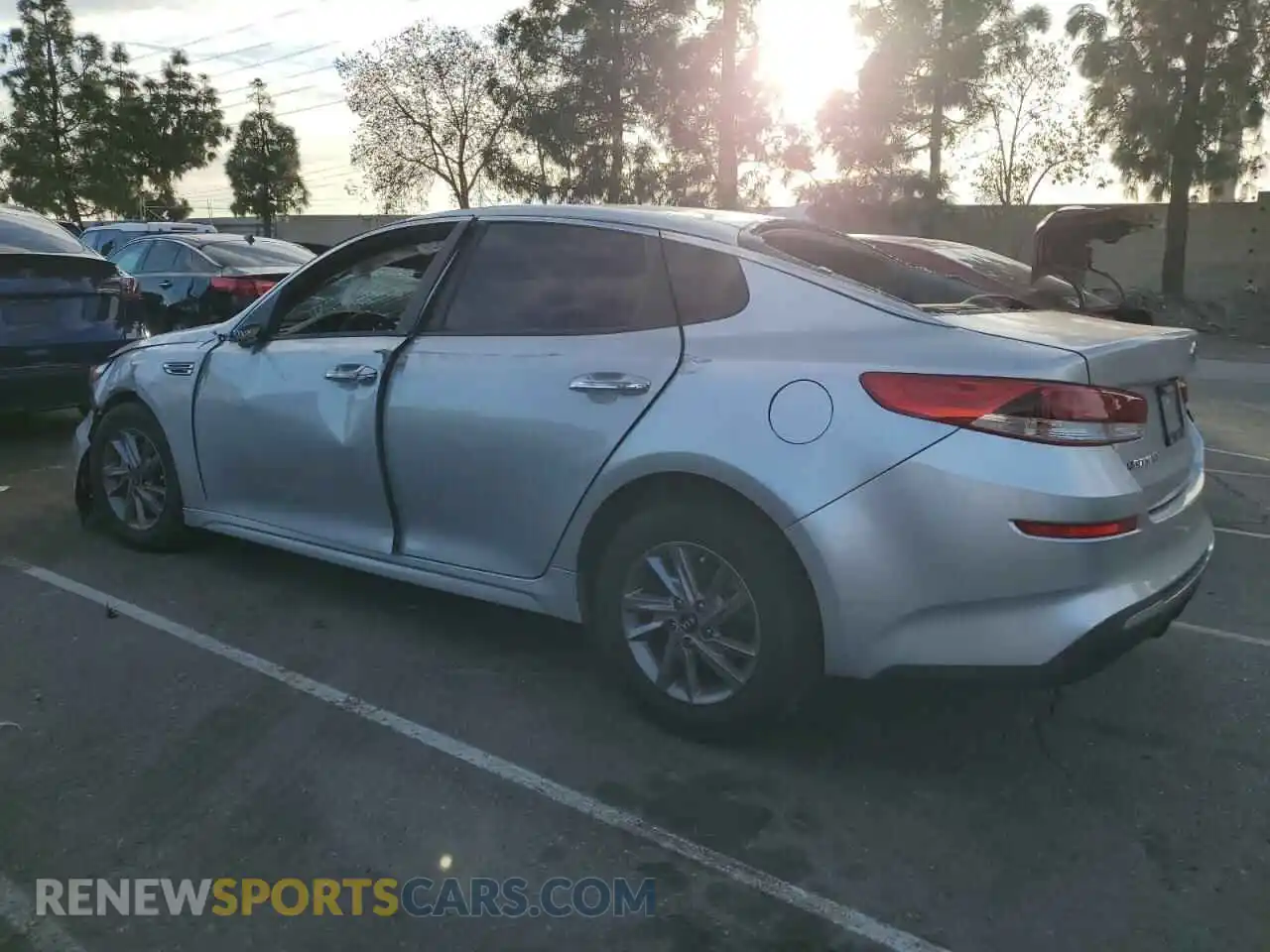 2 Фотография поврежденного автомобиля 5XXGT4L3XLG432357 KIA OPTIMA 2020