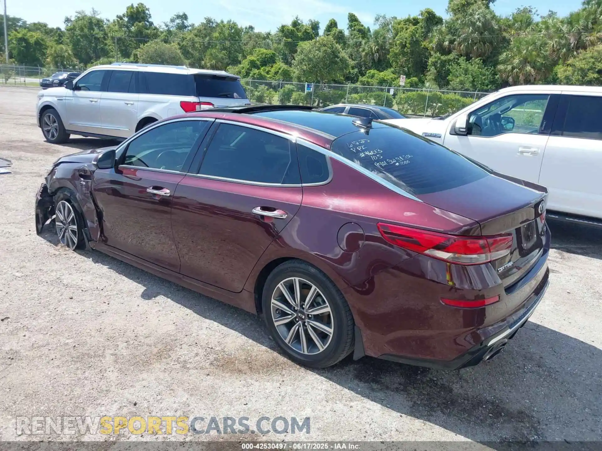 3 Photograph of a damaged car 5XXGU4L12LG425155 KIA OPTIMA 2020