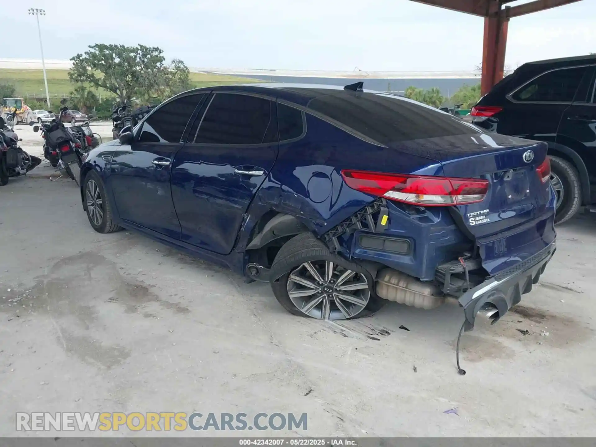 3 Photograph of a damaged car 5XXGU4L13LG405125 KIA OPTIMA 2020