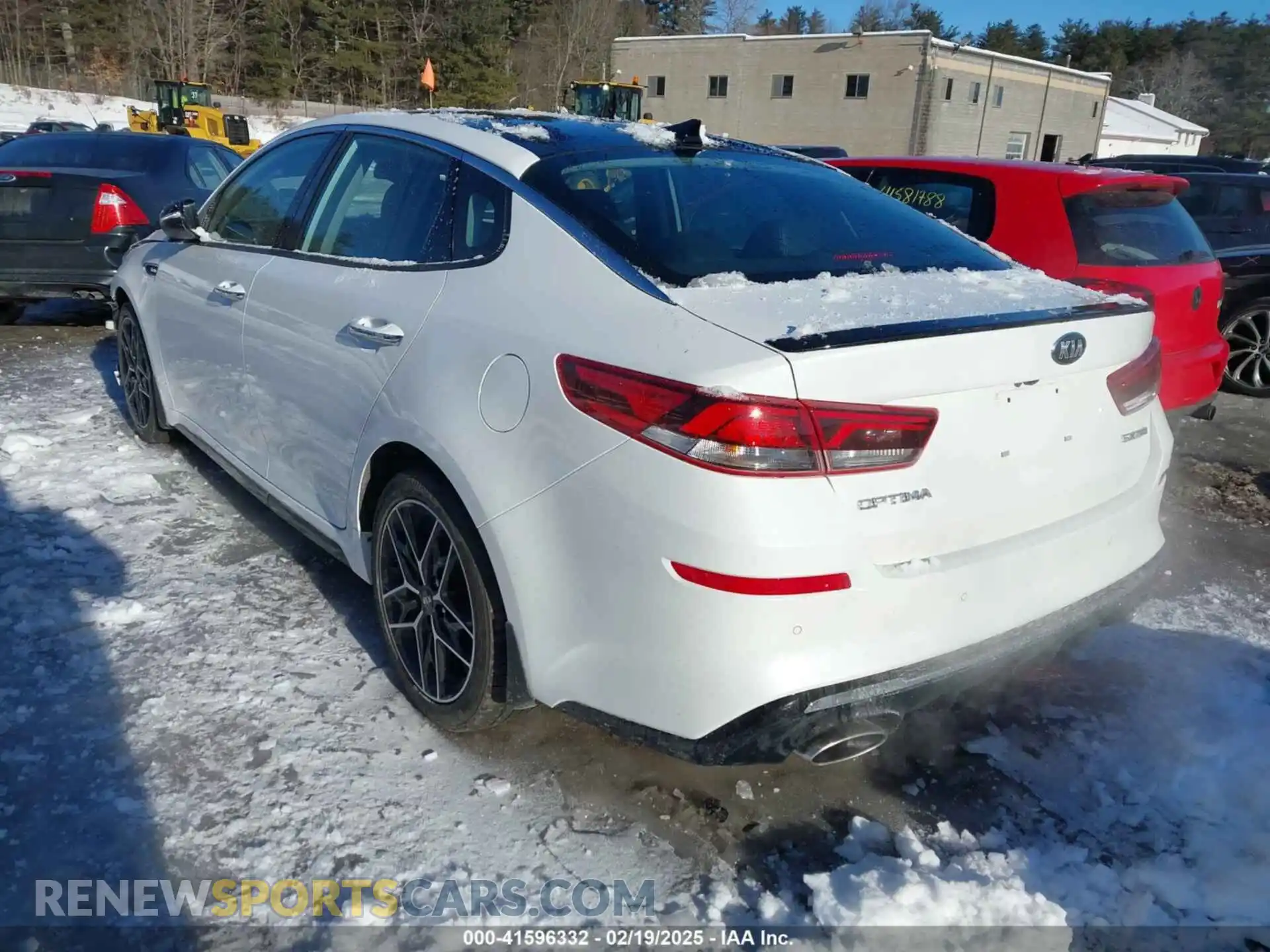 3 Photograph of a damaged car 5XXGW4L20LG448243 KIA OPTIMA 2020