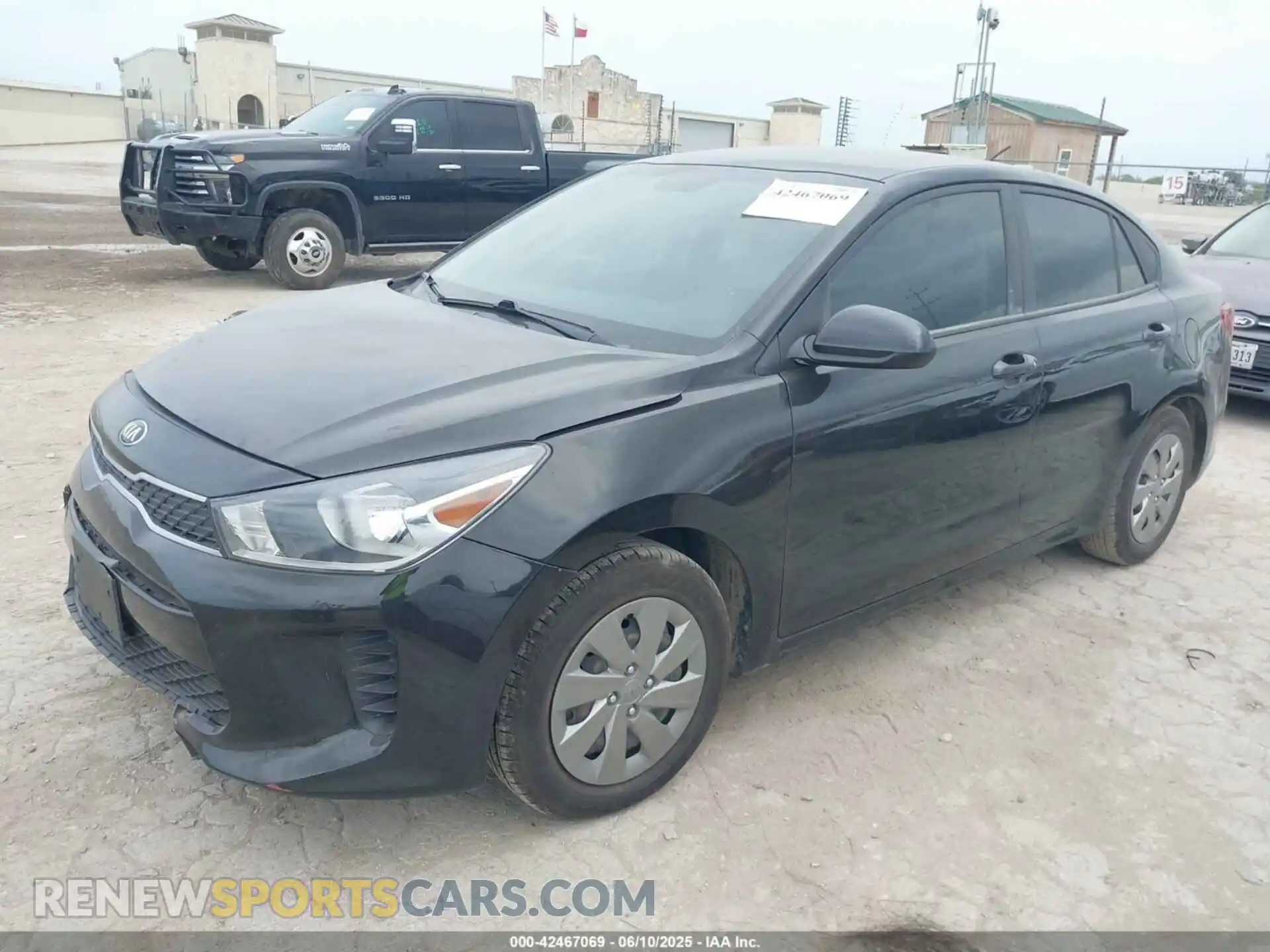 2 Photograph of a damaged car 3KPA24AD0LE328294 KIA RIO 2020