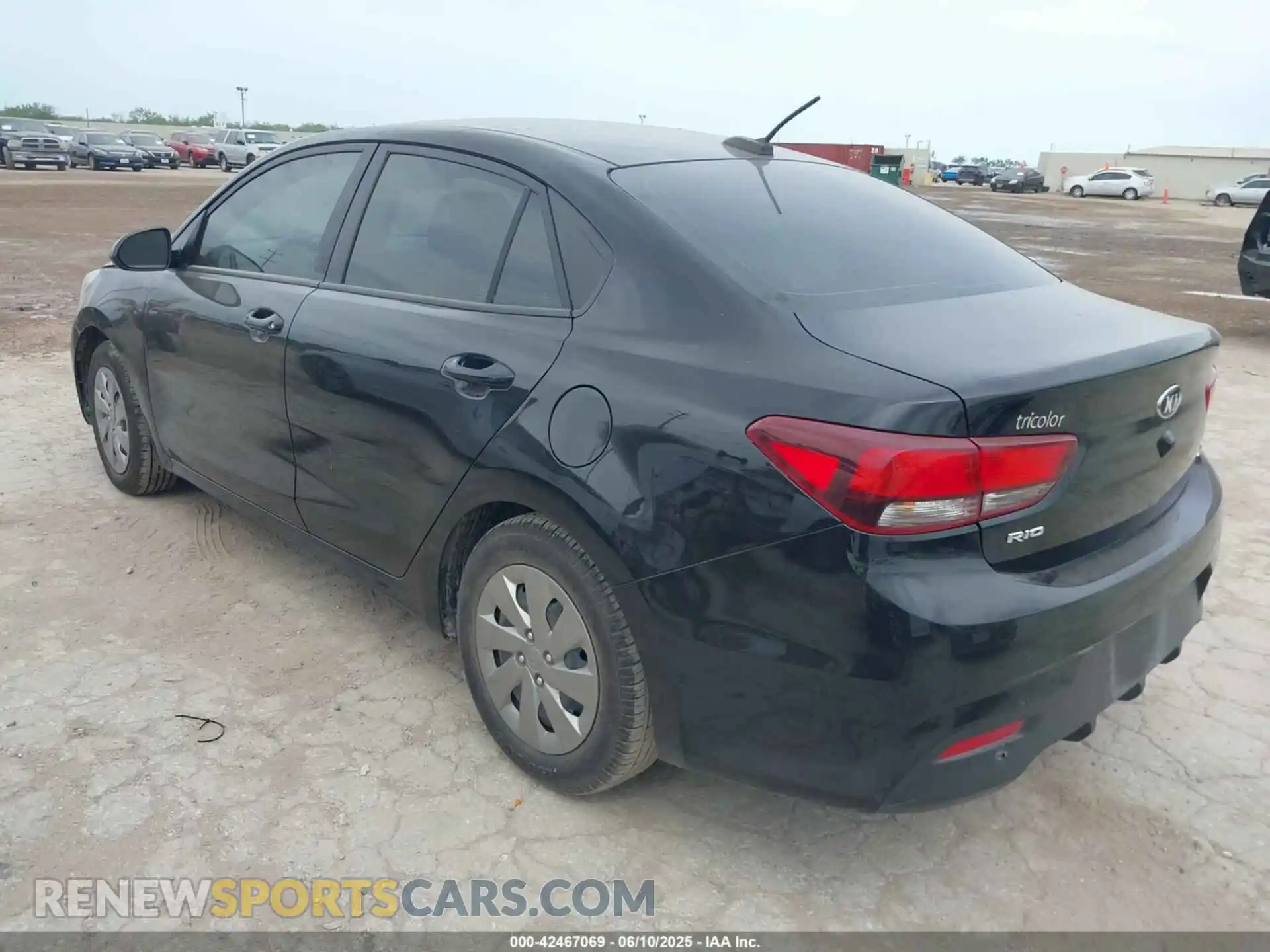 3 Photograph of a damaged car 3KPA24AD0LE328294 KIA RIO 2020