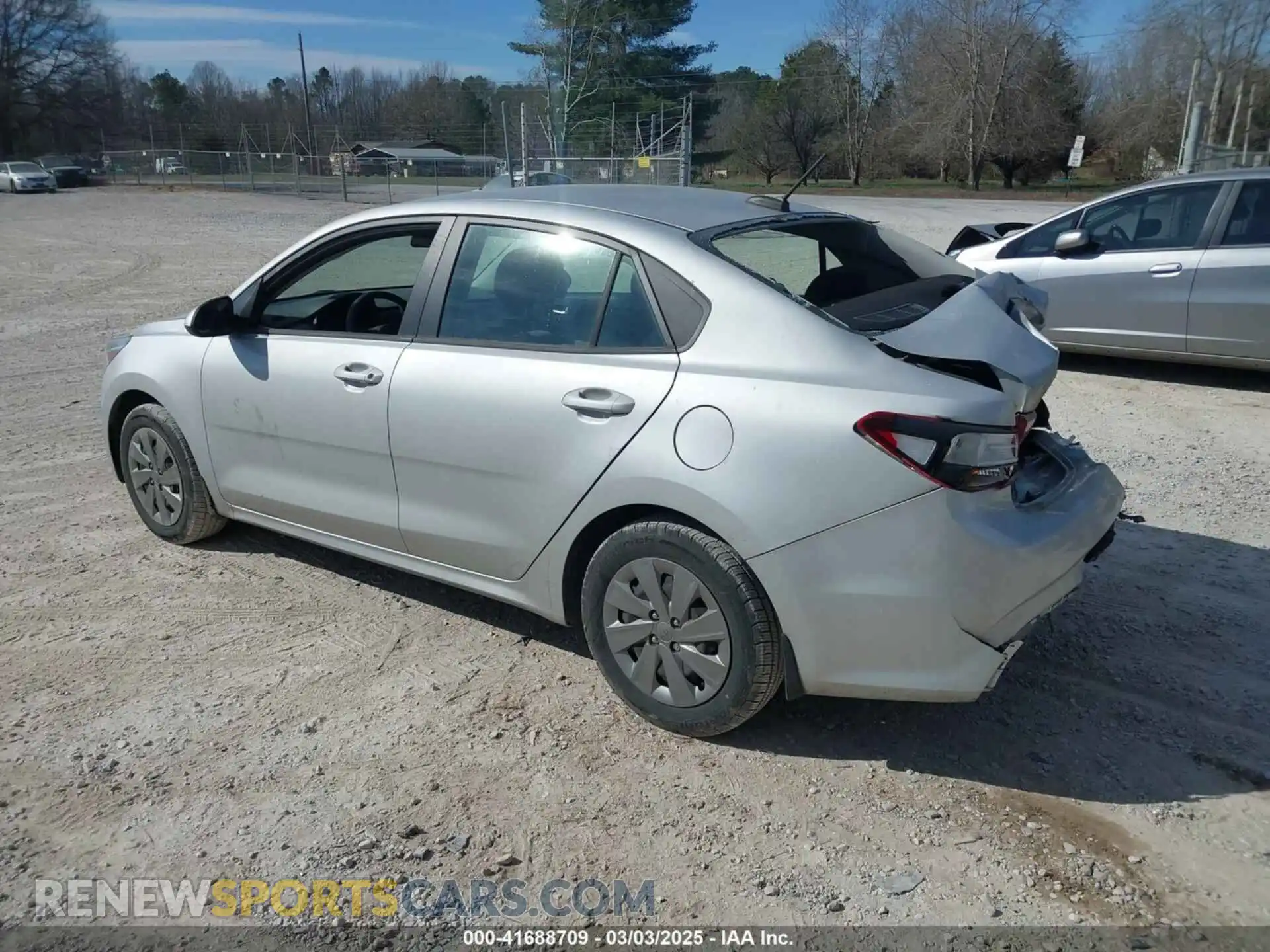 3 Photograph of a damaged car 3KPA24AD2LE332220 KIA RIO 2020