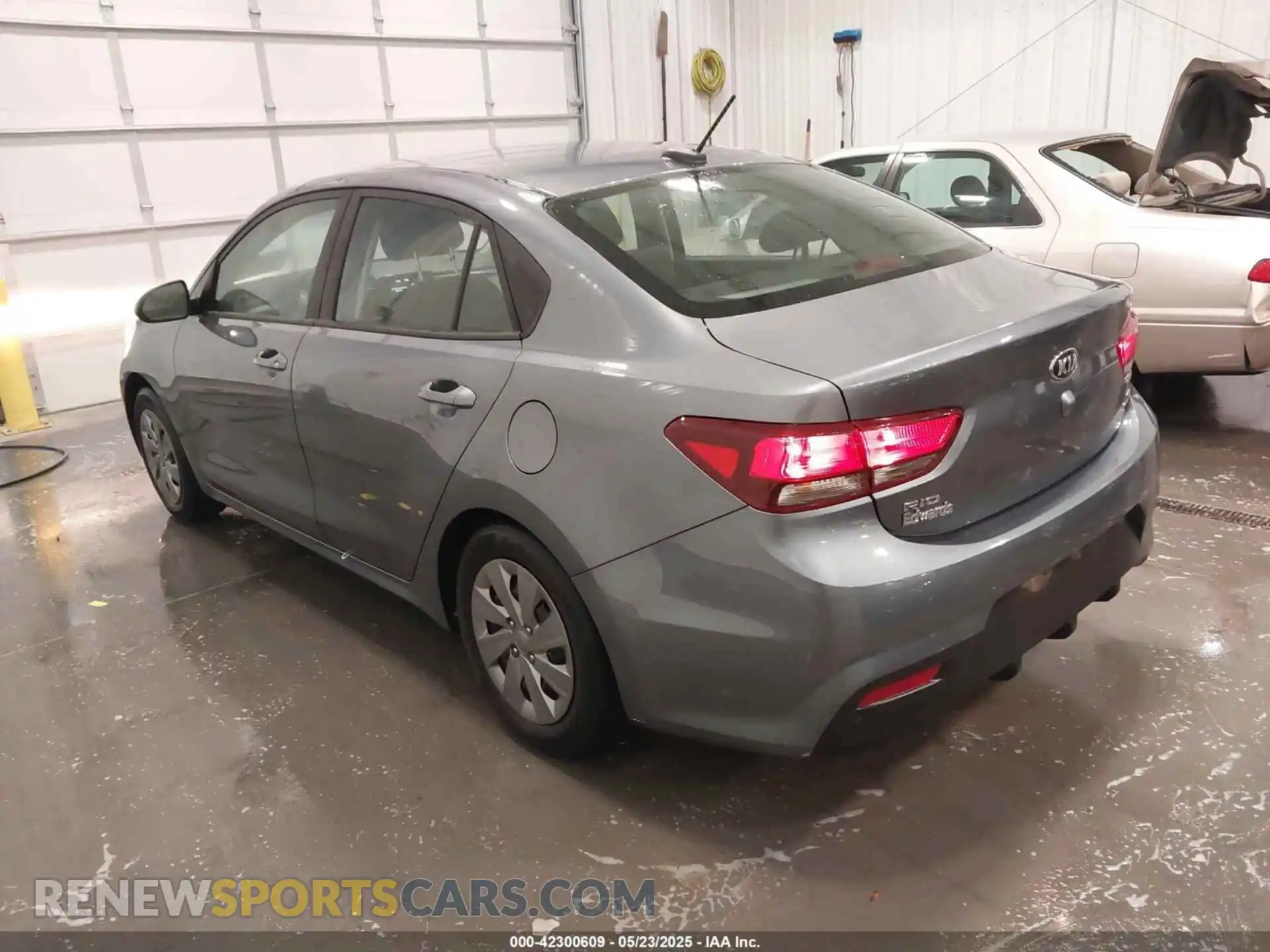 3 Photograph of a damaged car 3KPA24AD9LE333445 KIA RIO 2020