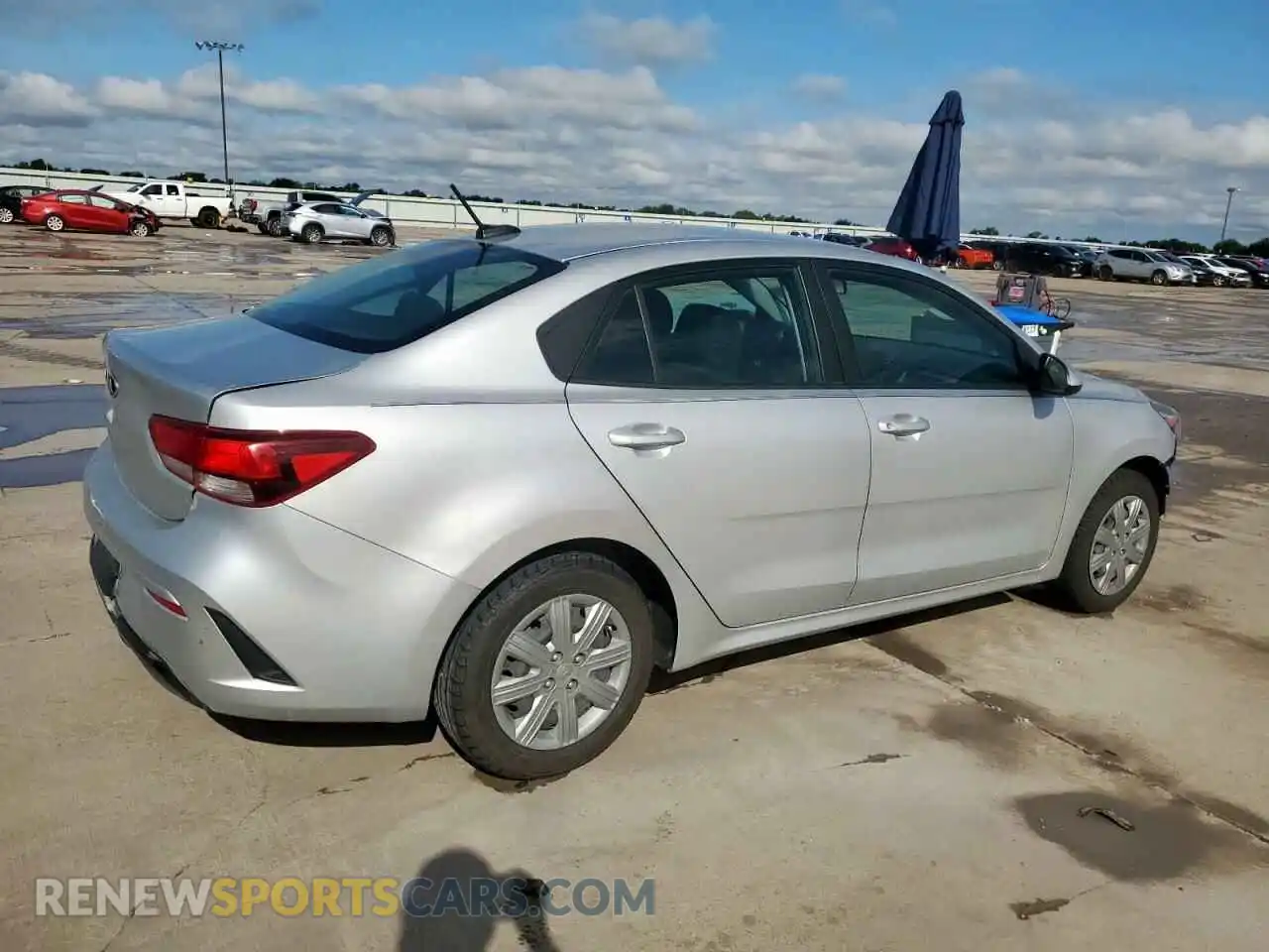 3 Photograph of a damaged car 3KPA24AD6ME412492 KIA RIO 2021