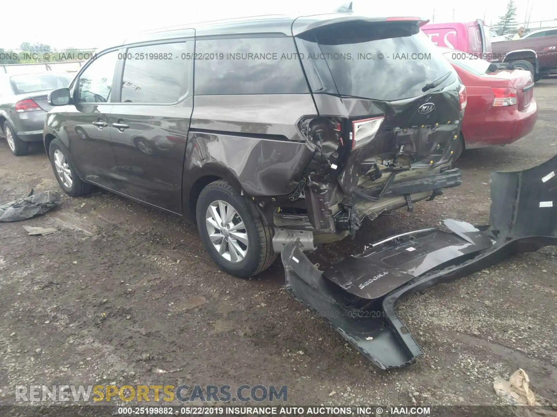 3 Photograph of a damaged car KNDMB5C1XG6195500 KIA SEDONA 2016